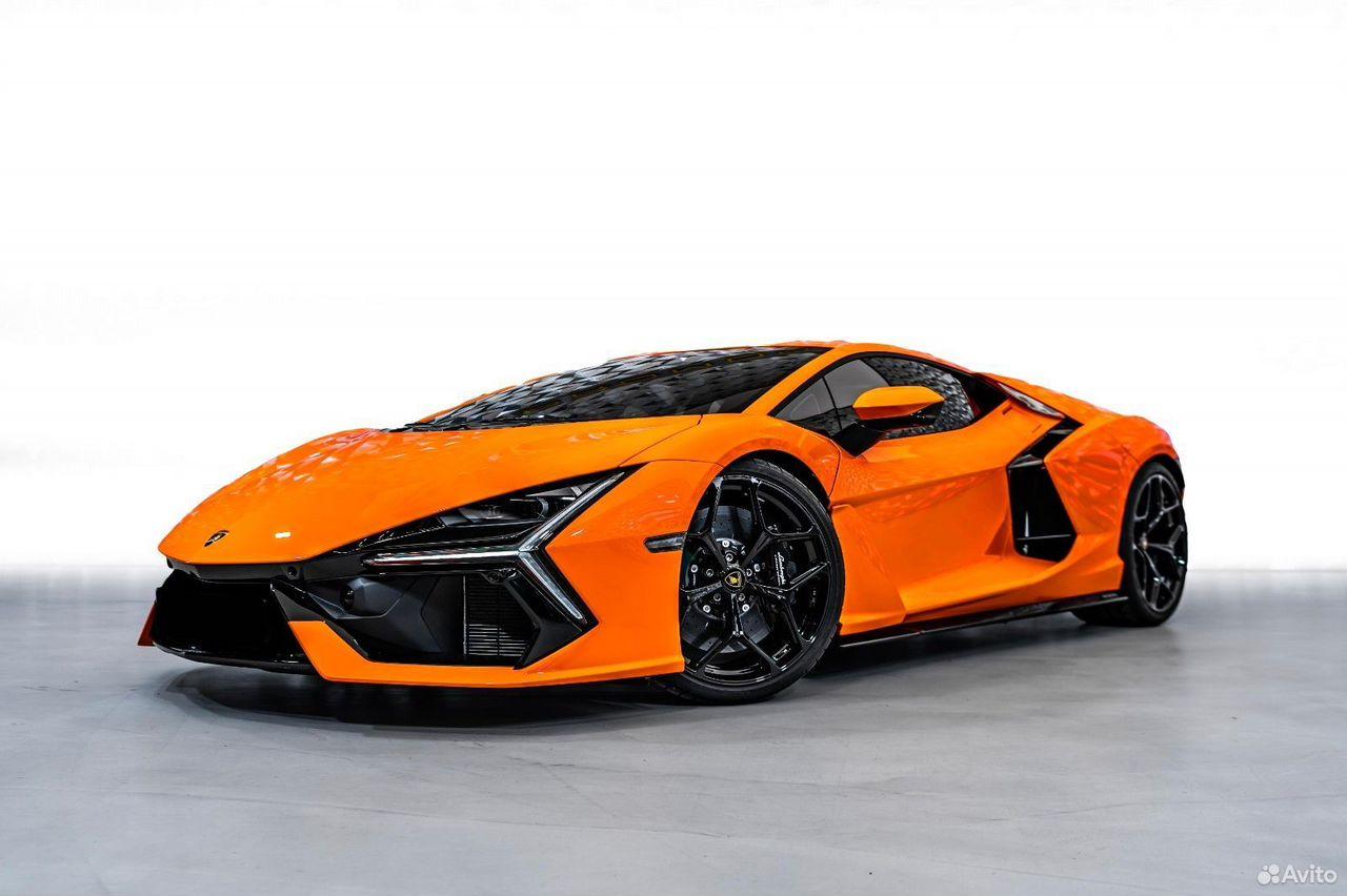 Lamborghini Revuelto
