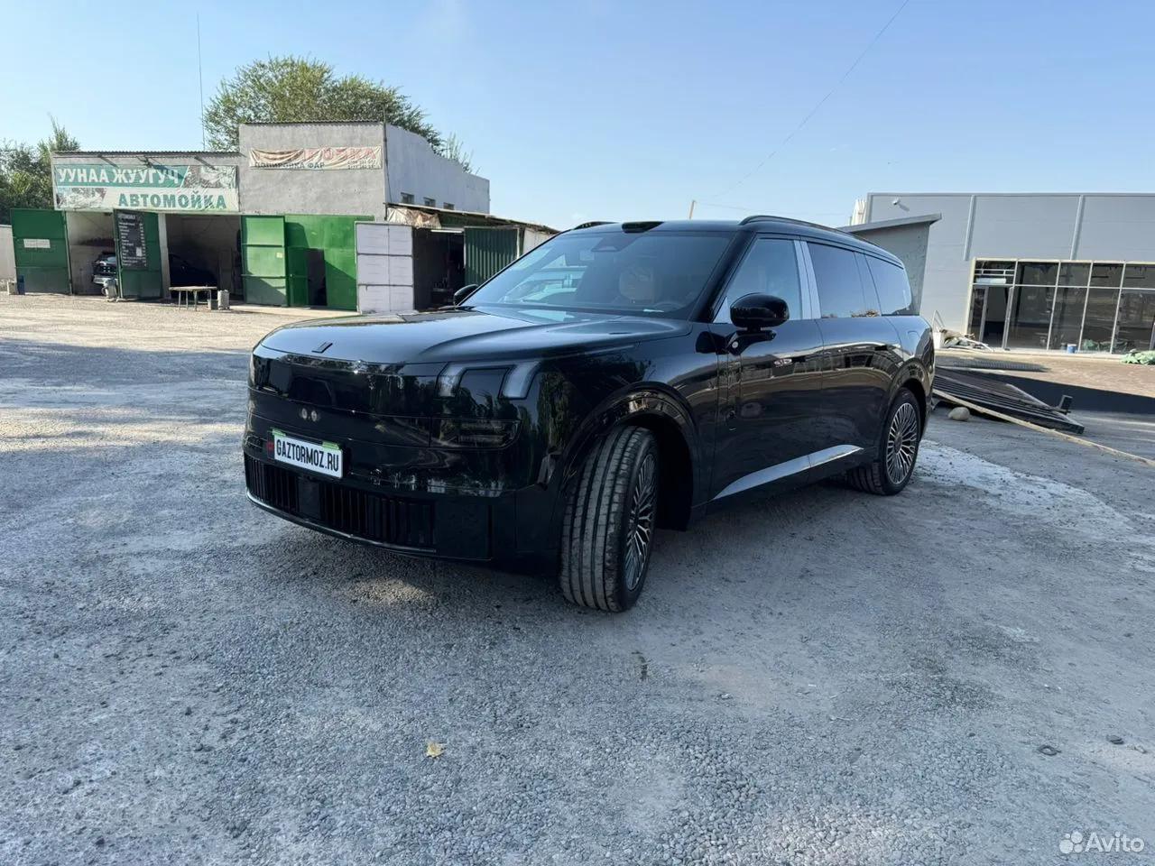 Lynk & Co 900