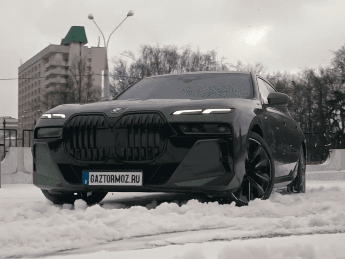 Легенда возвращается: встречайте новый BMW 750e G70!