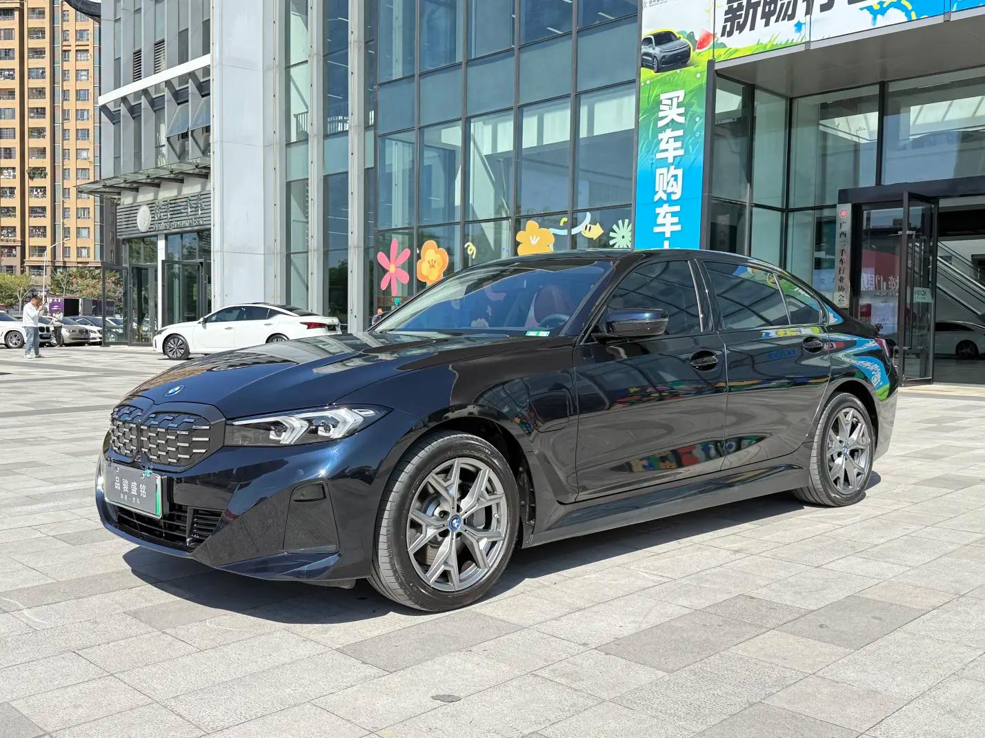 BMW i3 2023 г. 40002 км.