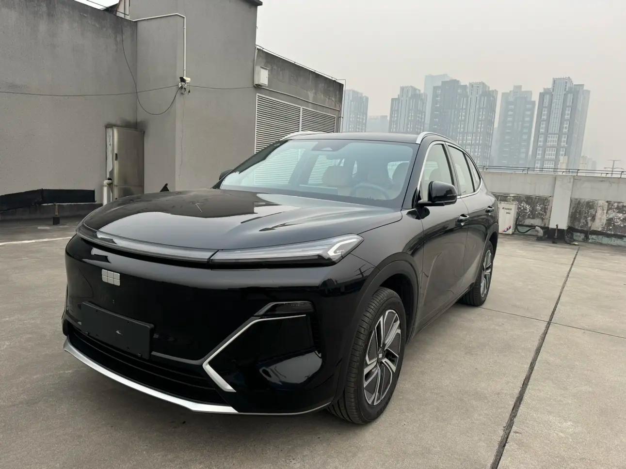 Geely Galaxy Starship 7 EM-i 2026 г. 801 км.