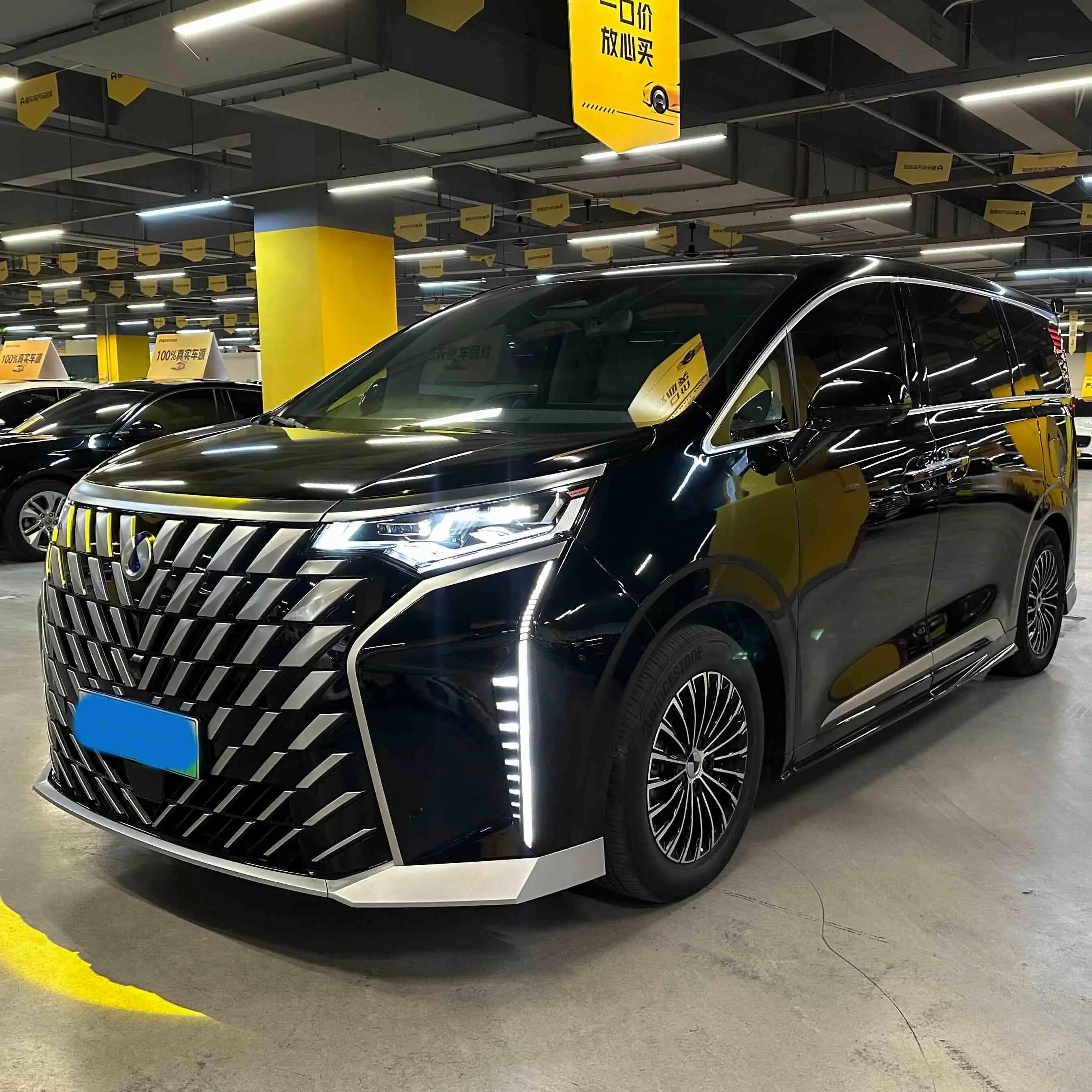 Denza D9 DM 2023 г. 50141 км.