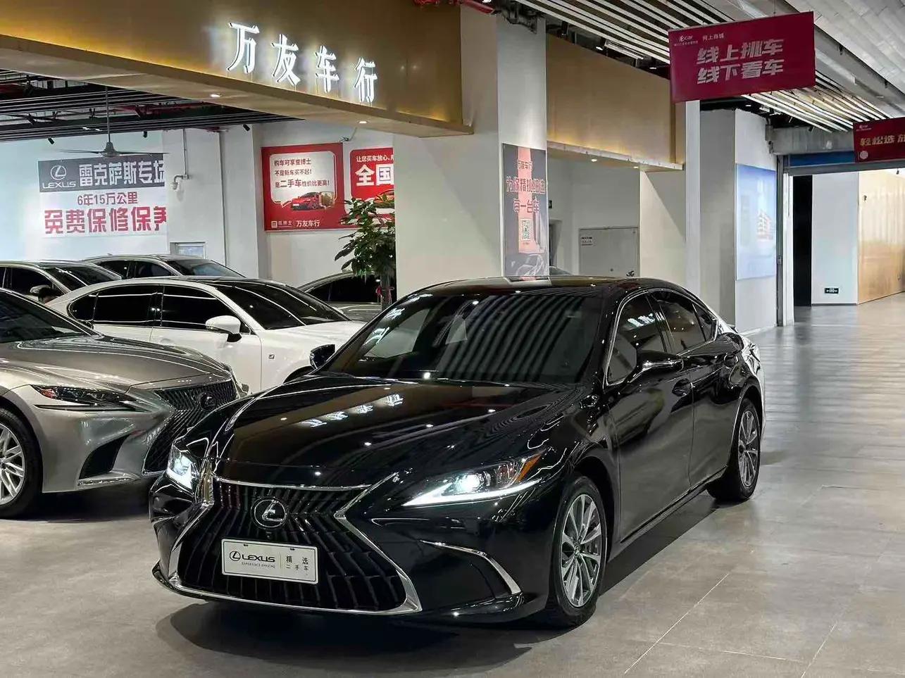 Lexus ES 2024 г. 36000 км.