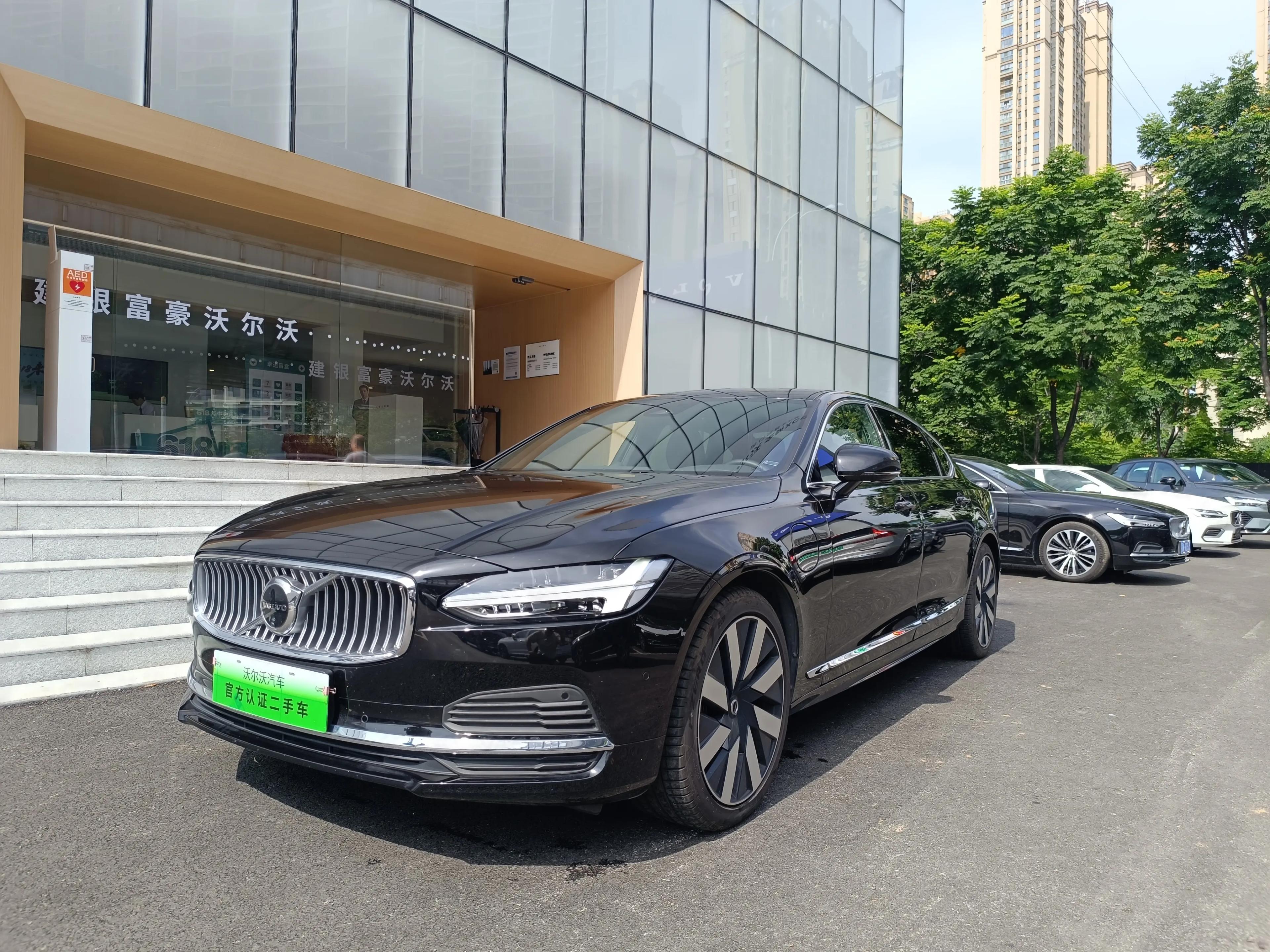 Volvo S90 PHEV 2024 г.
