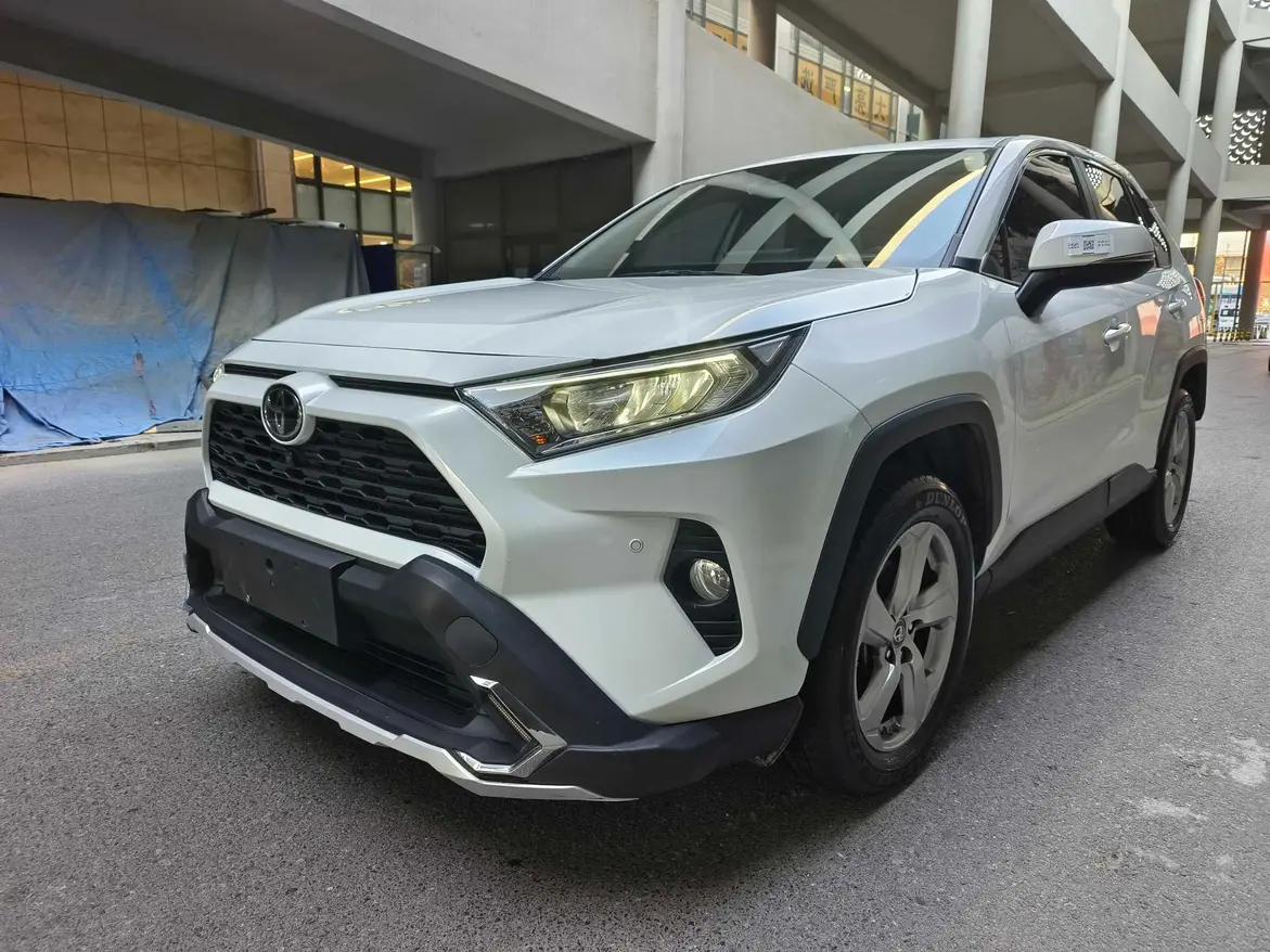 Toyota RAV4 2021 г.