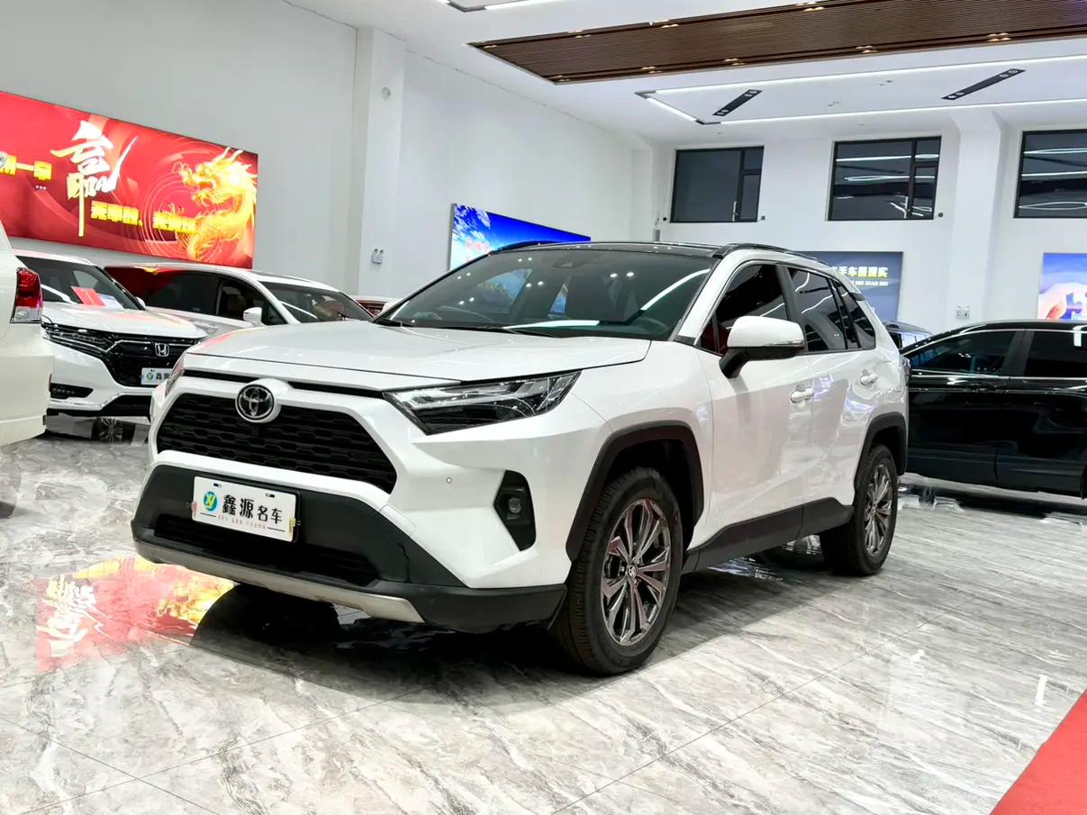 Toyota RAV4 2024 г.
