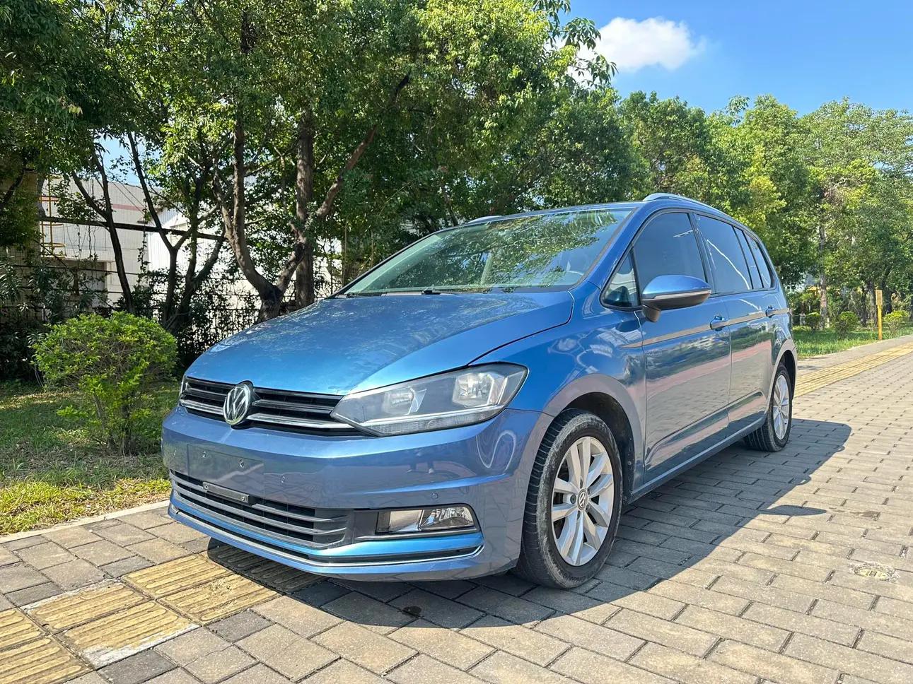 Volkswagen Touran L 2018 г.
