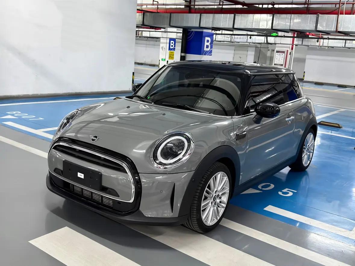 MINI 2022 г. 20146 км.