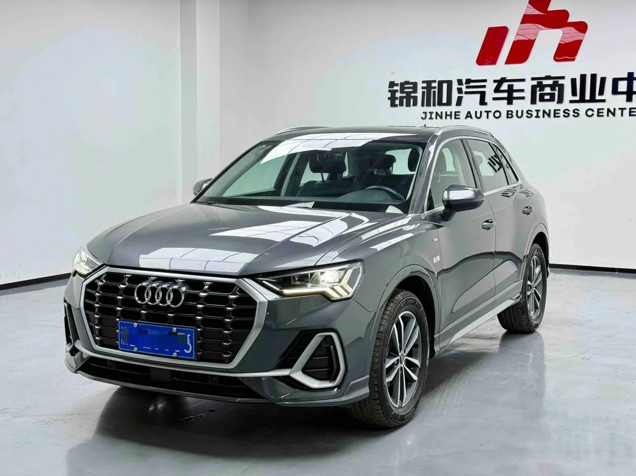 Audi Q3 2022 г.