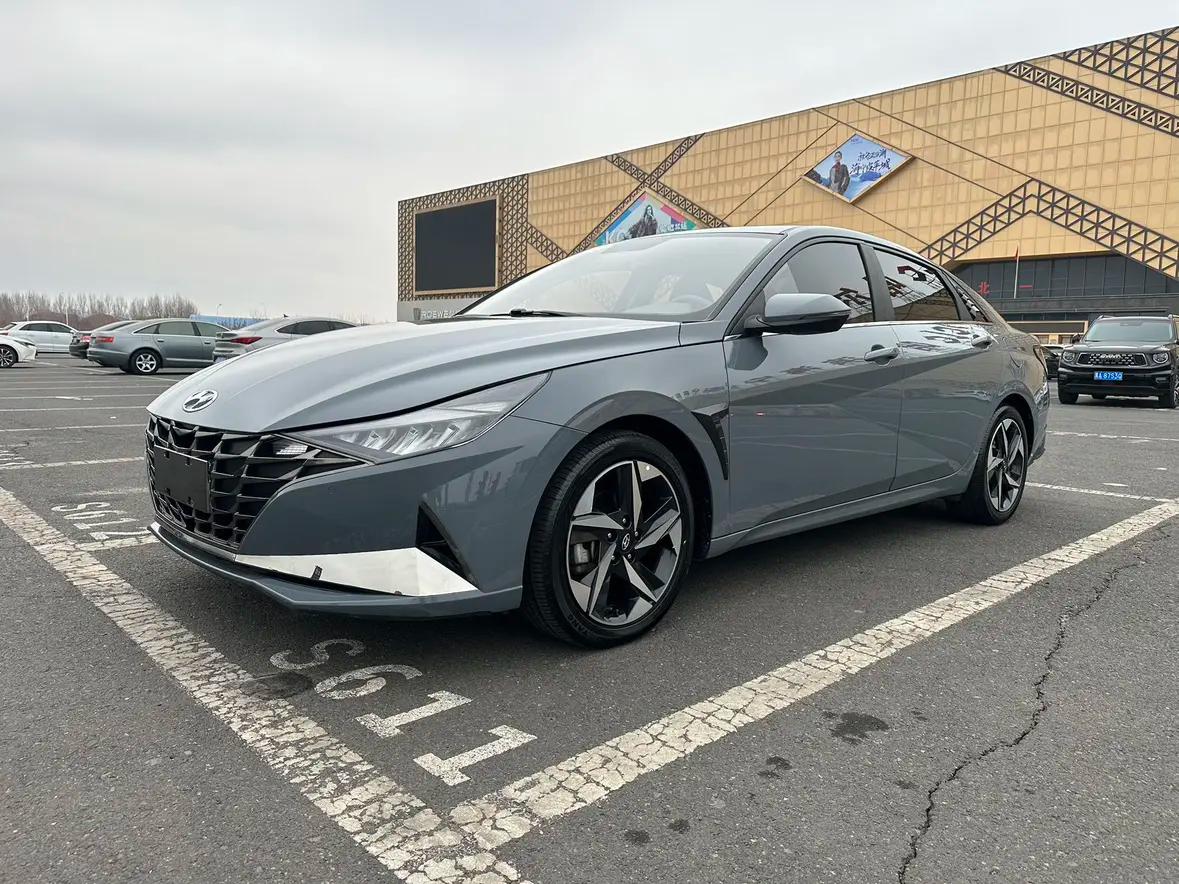 Hyundai Elantra 2022 г. 32002 км.