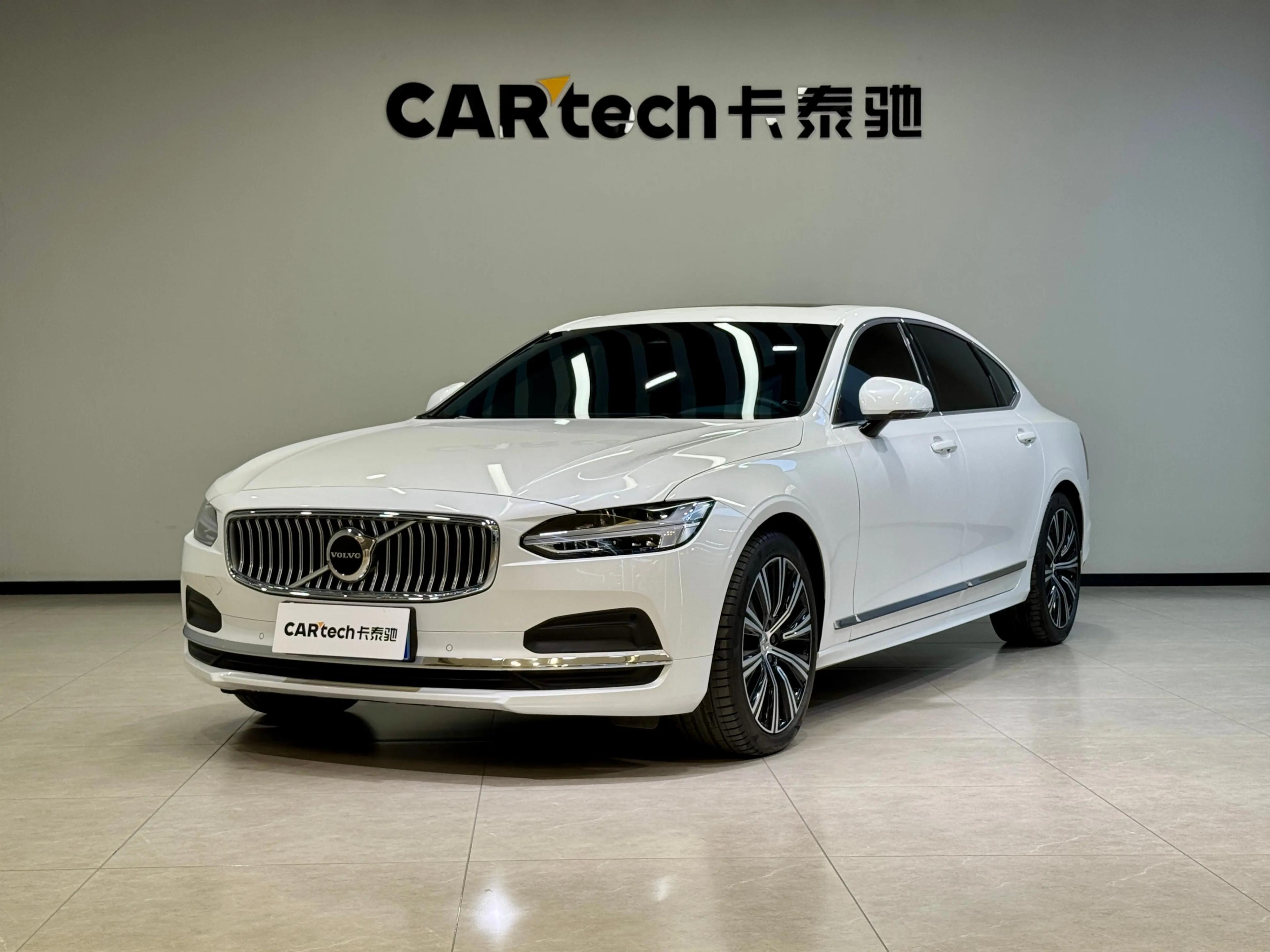 Volvo S90 2024 г. 11105 км.