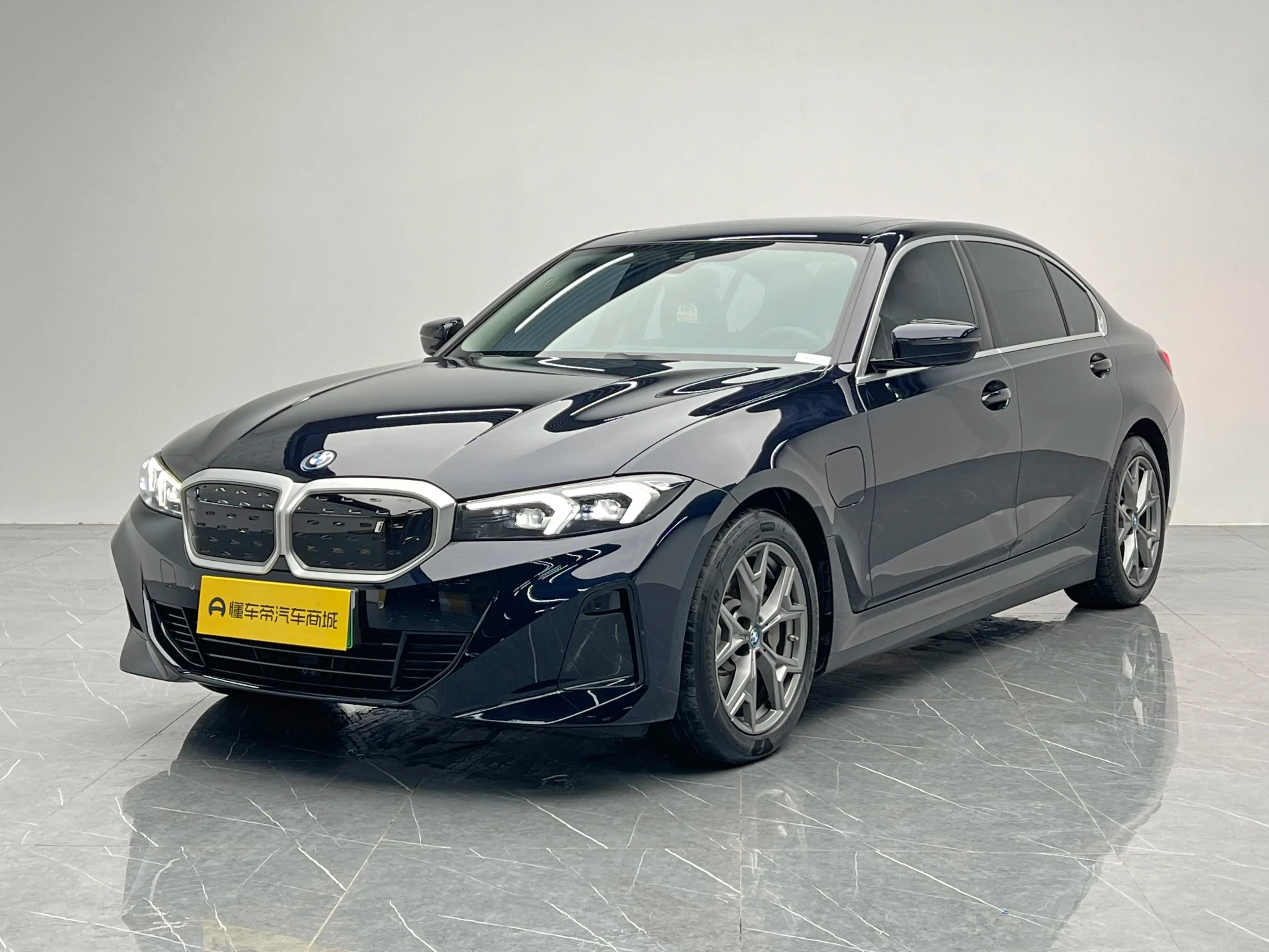 BMW i3 2024 г. 27847 км.