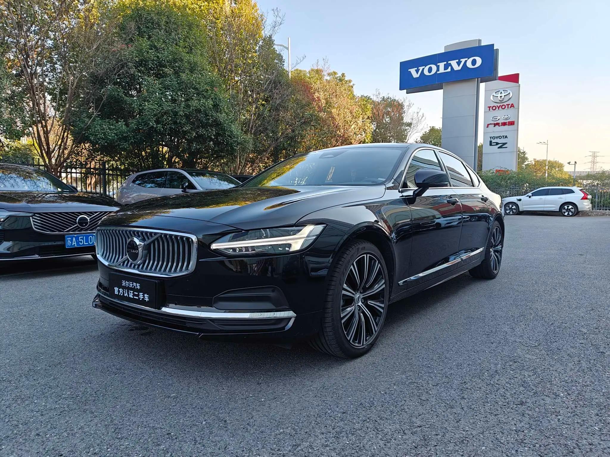 Volvo S90 2025 г. 8434 км.