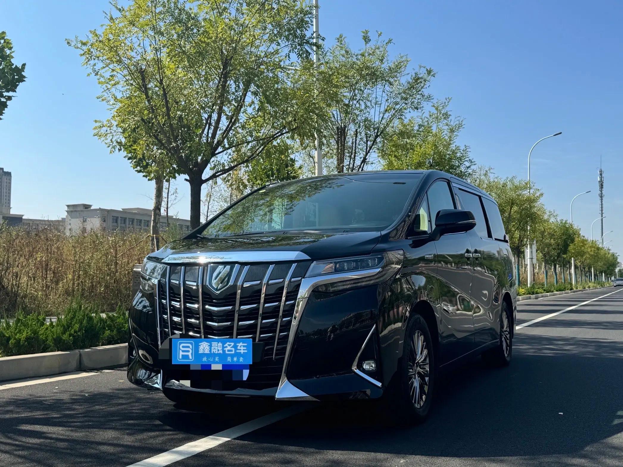 Toyota Alphard 2022 г. 74010 км.