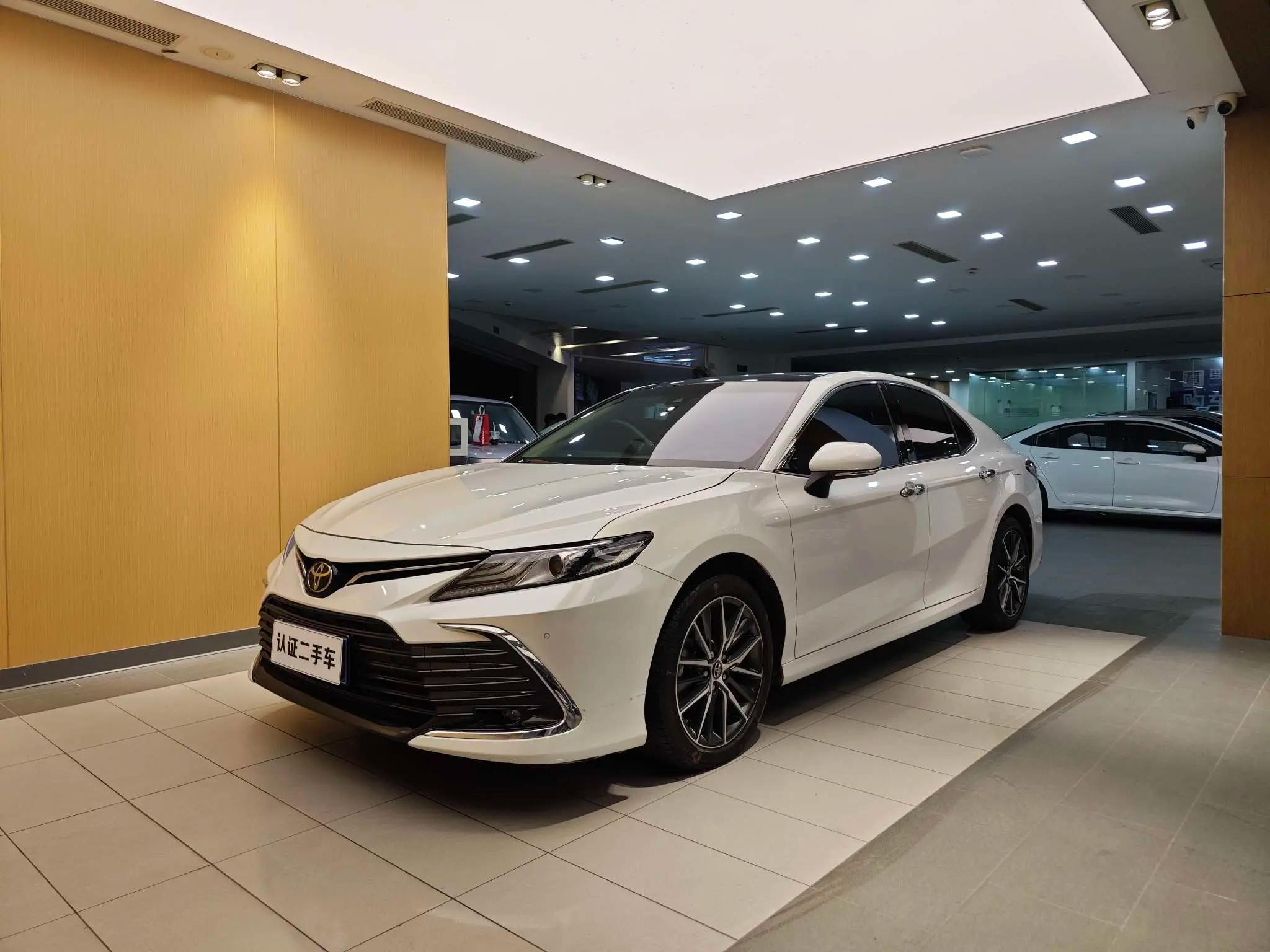 Toyota Camry 2023 г.