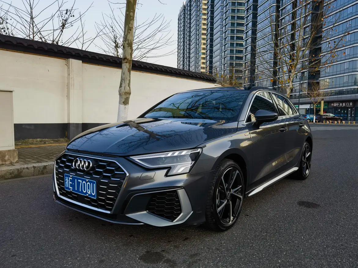 Audi A3 2024 г. 14078 км.