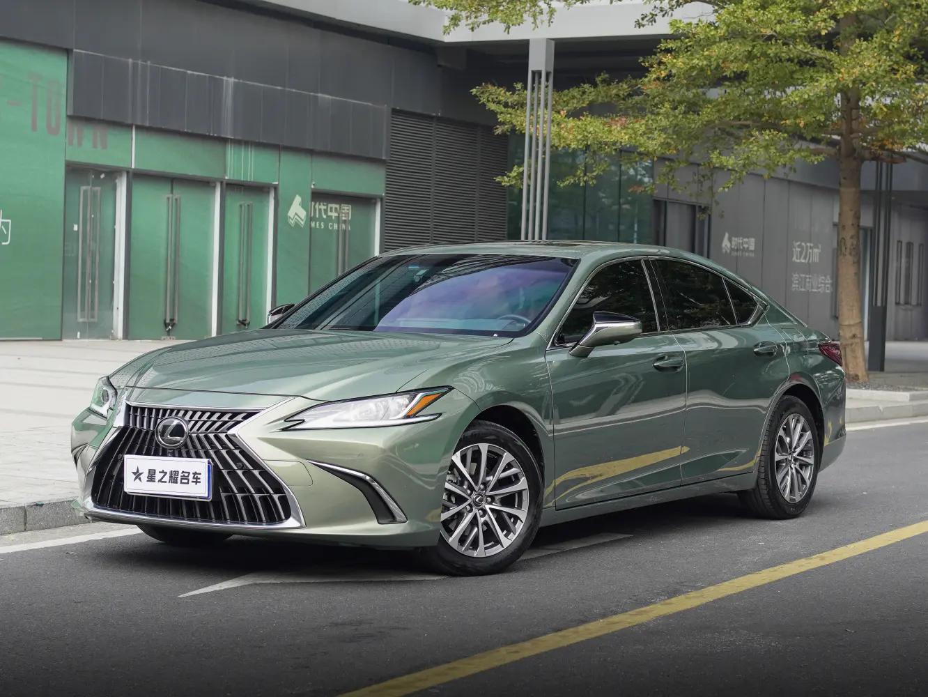 Lexus ES 2022 г. 43000 км.
