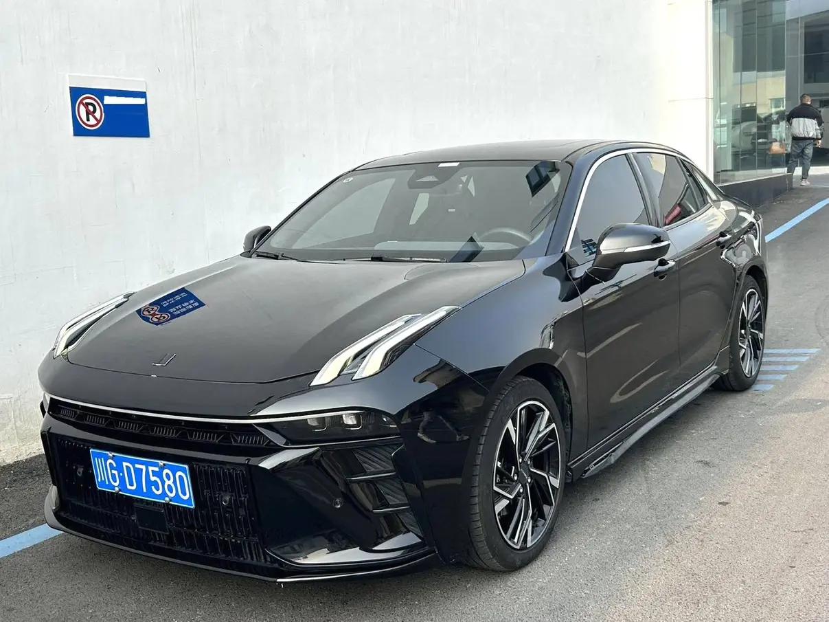 Lynk & Co 03 2024 г. 30120 км.