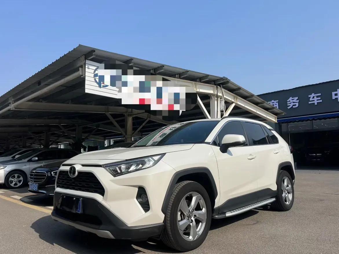 Toyota RAV4 2023 г. 29000 км.