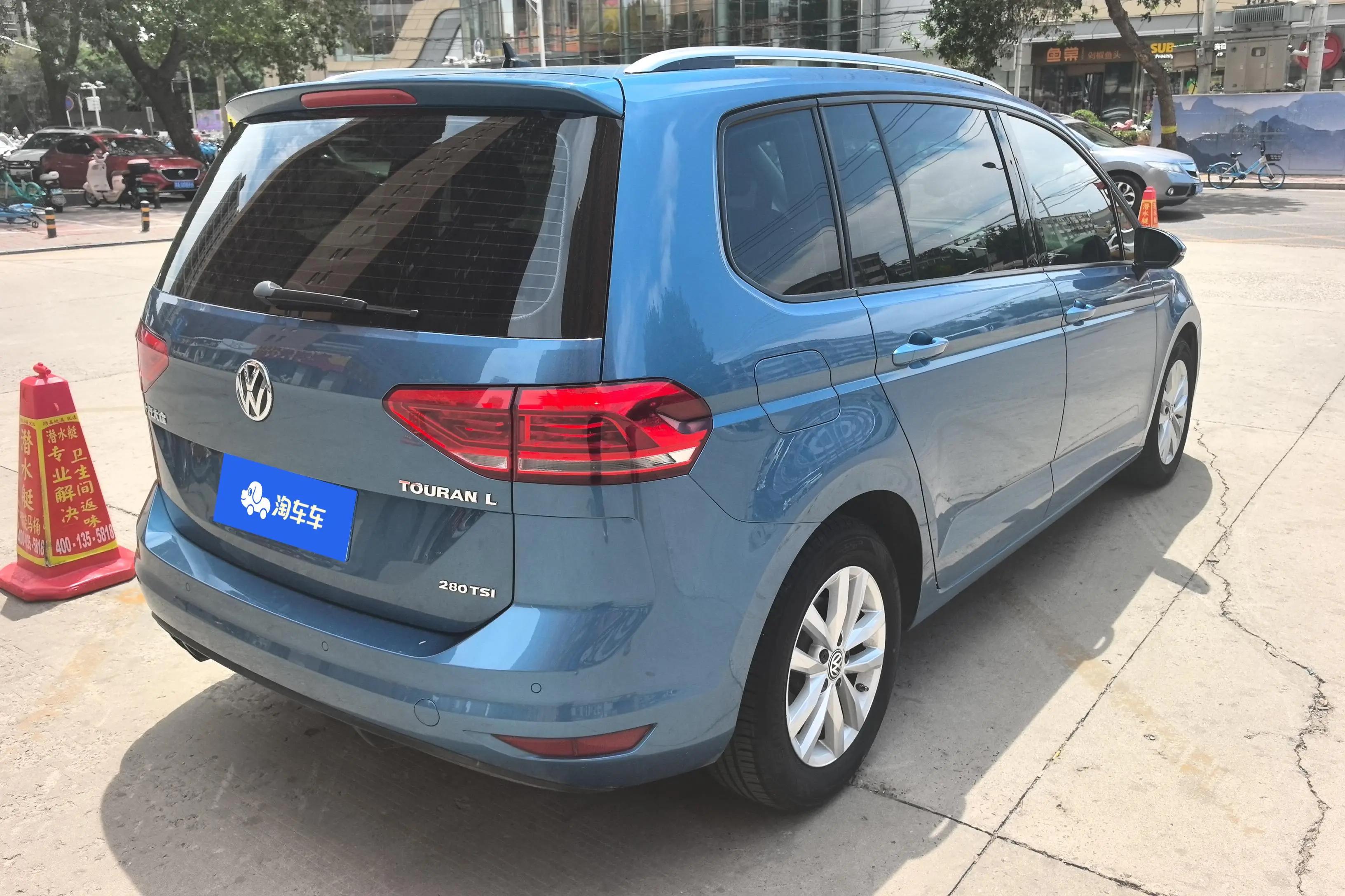 Volkswagen Touran L 2018 г.