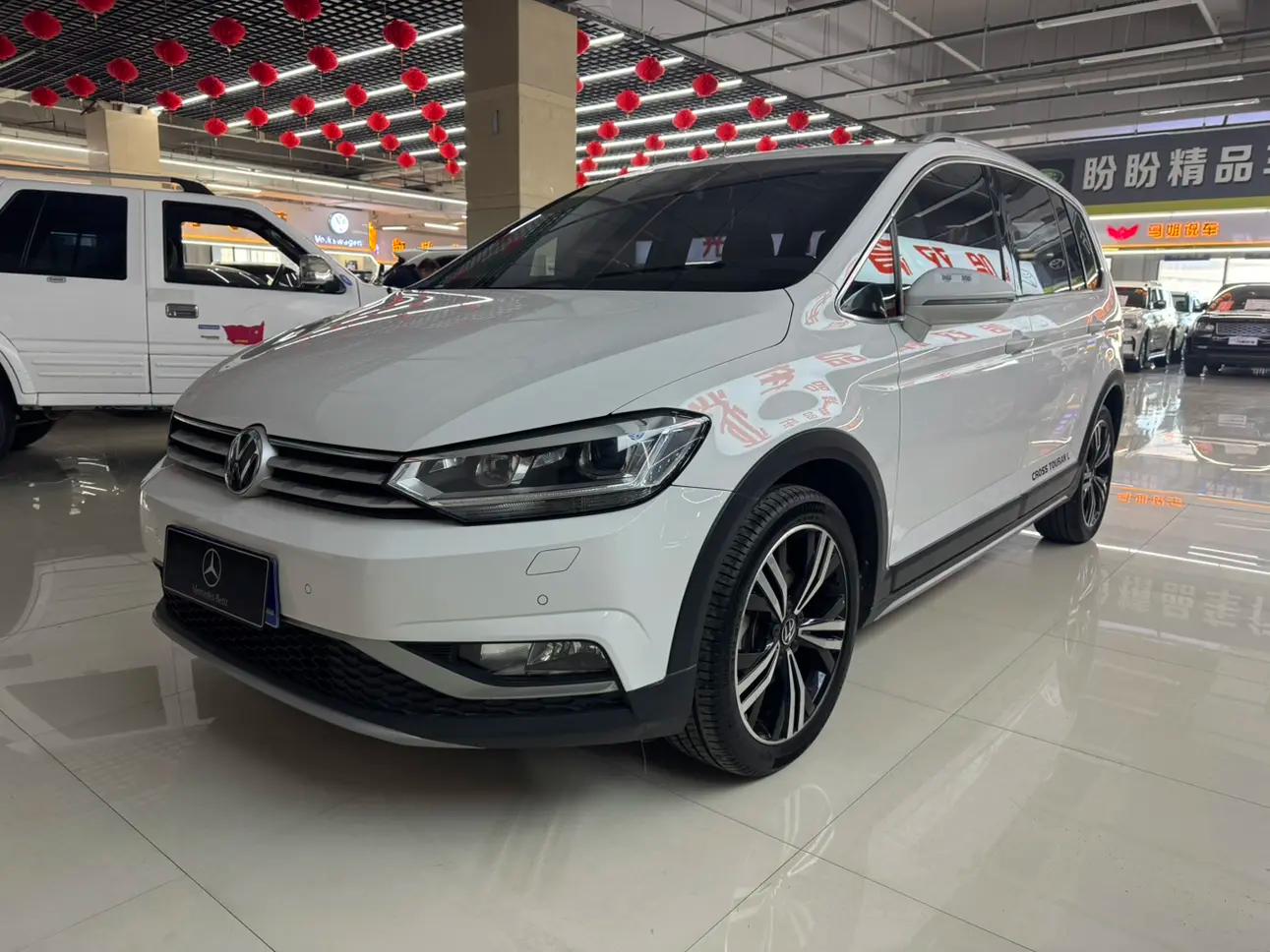 Volkswagen Touran L 2022 г. 38077 км.