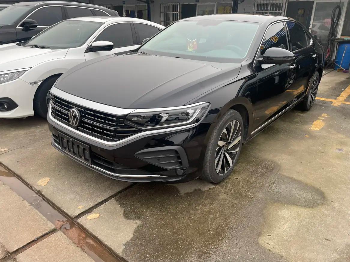 Volkswagen Passat 2024 г. 20104 км.