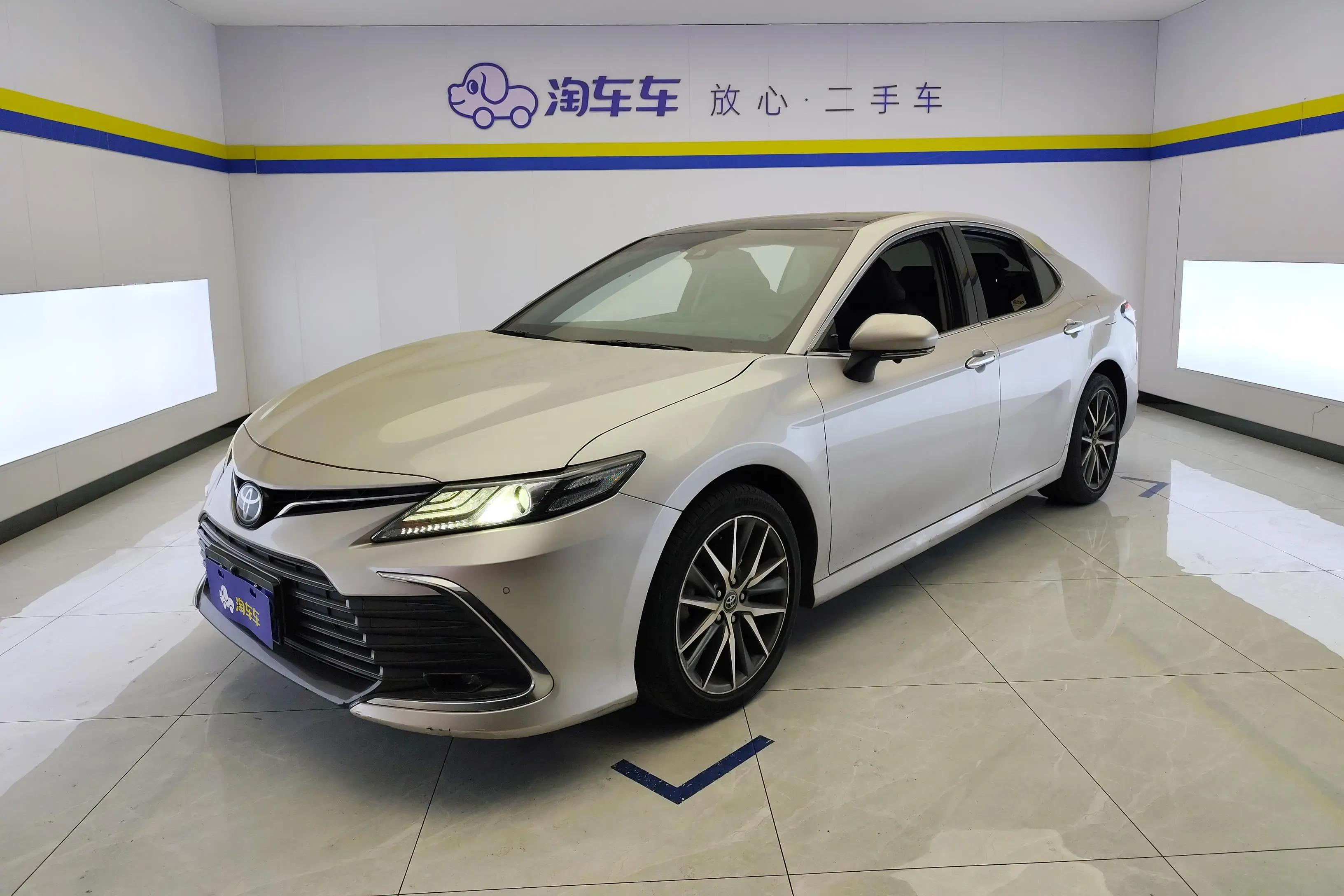 Toyota Camry 2021 г. 73200 км.