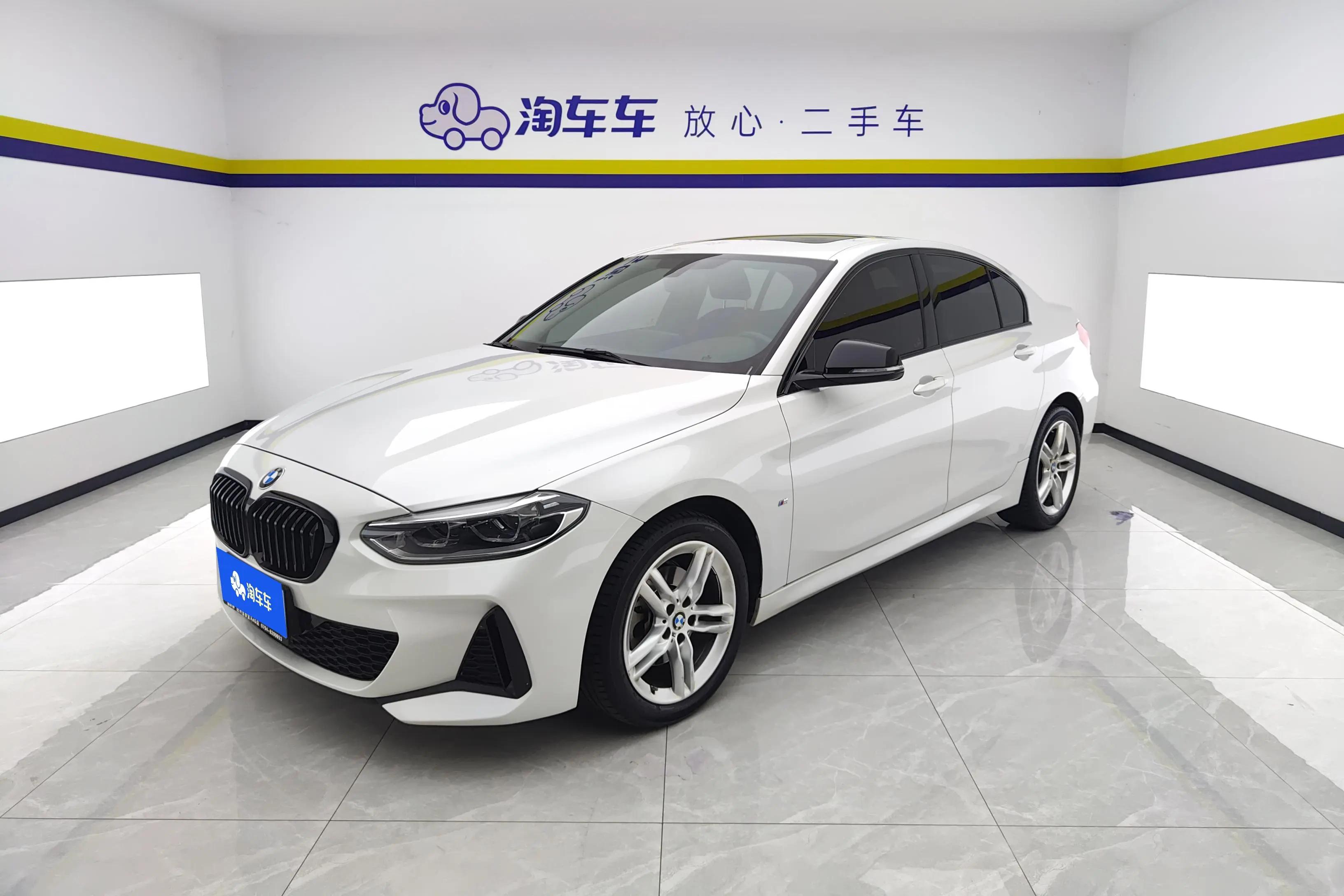 BMW 1 Series 2023 г. 33074 км.