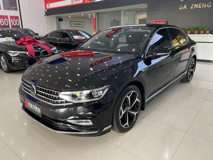 Volkswagen Magotan 2023 г. 33123 км.