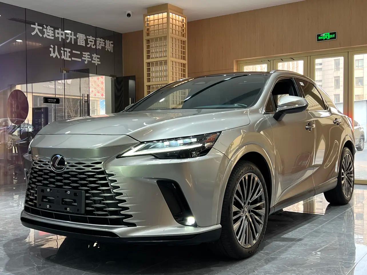 Lexus RX 2024 г. 28033 км.