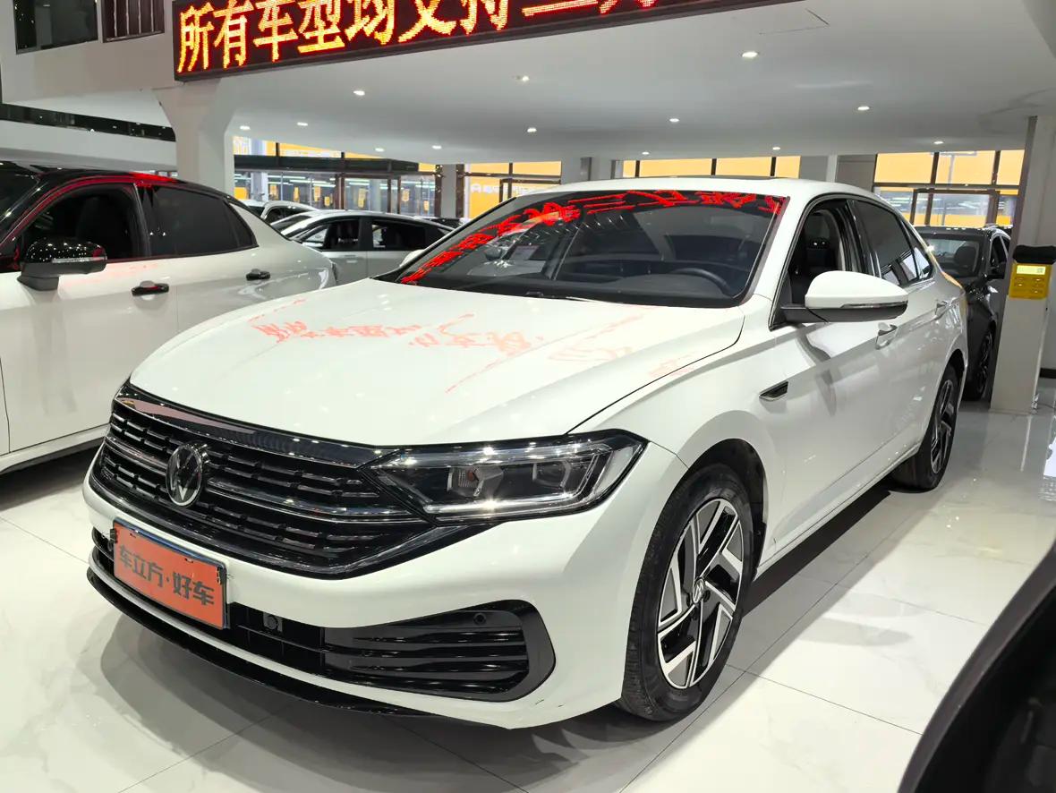 Volkswagen Sagitar 2023 г. 27000 км.