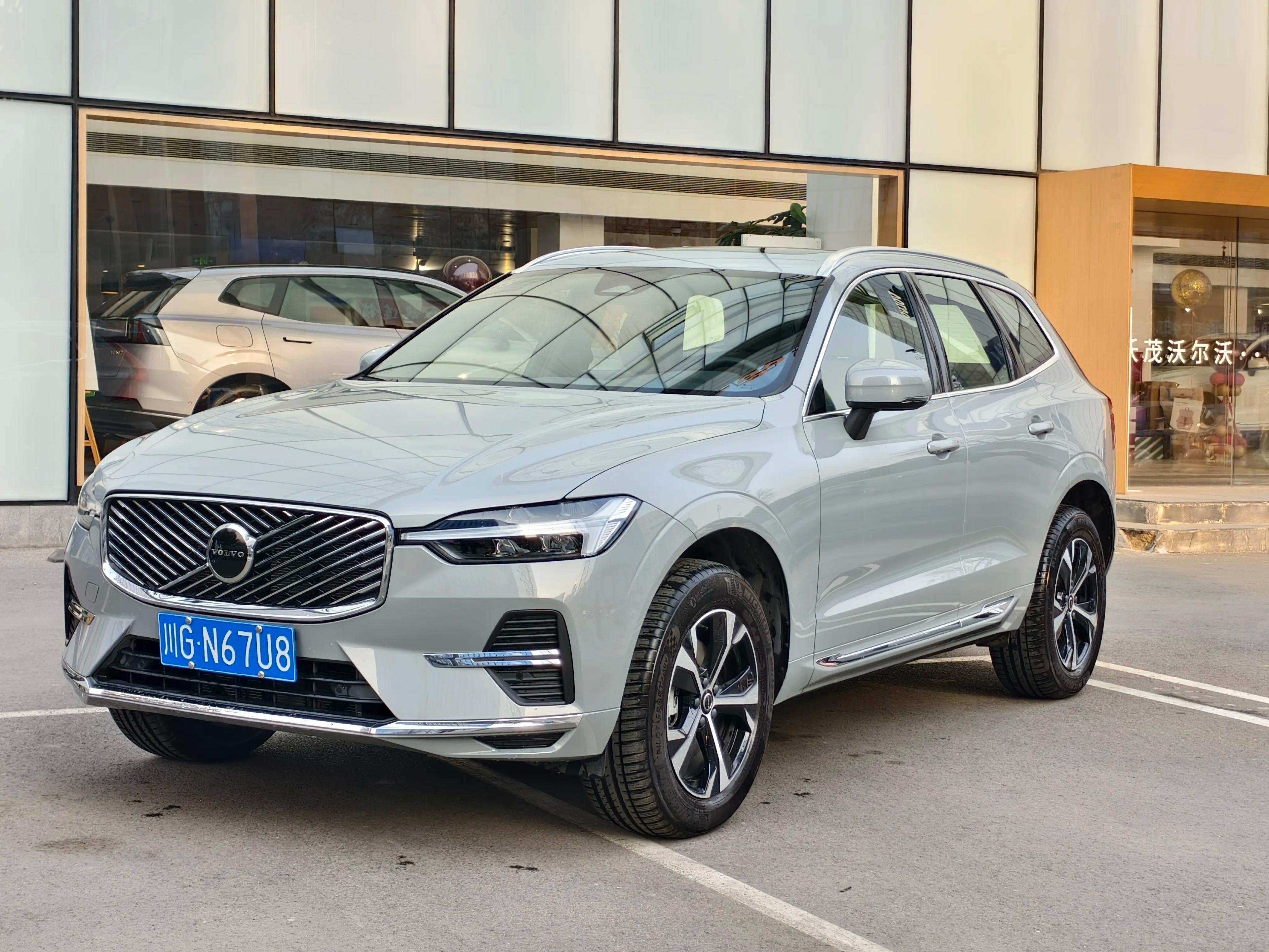 Volvo XC60 2025 г. 5000 км.
