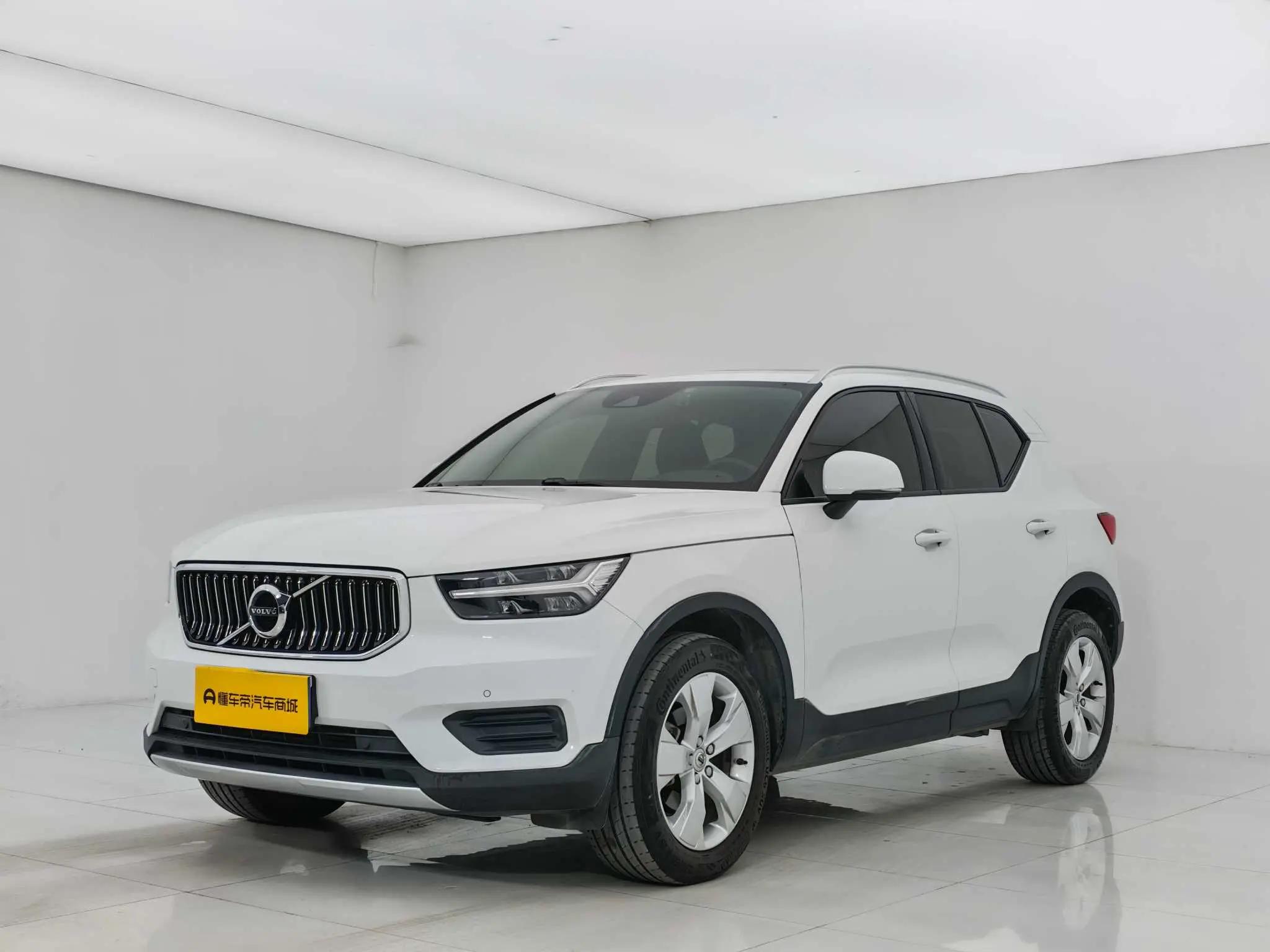 Volvo XC40 2021 г.