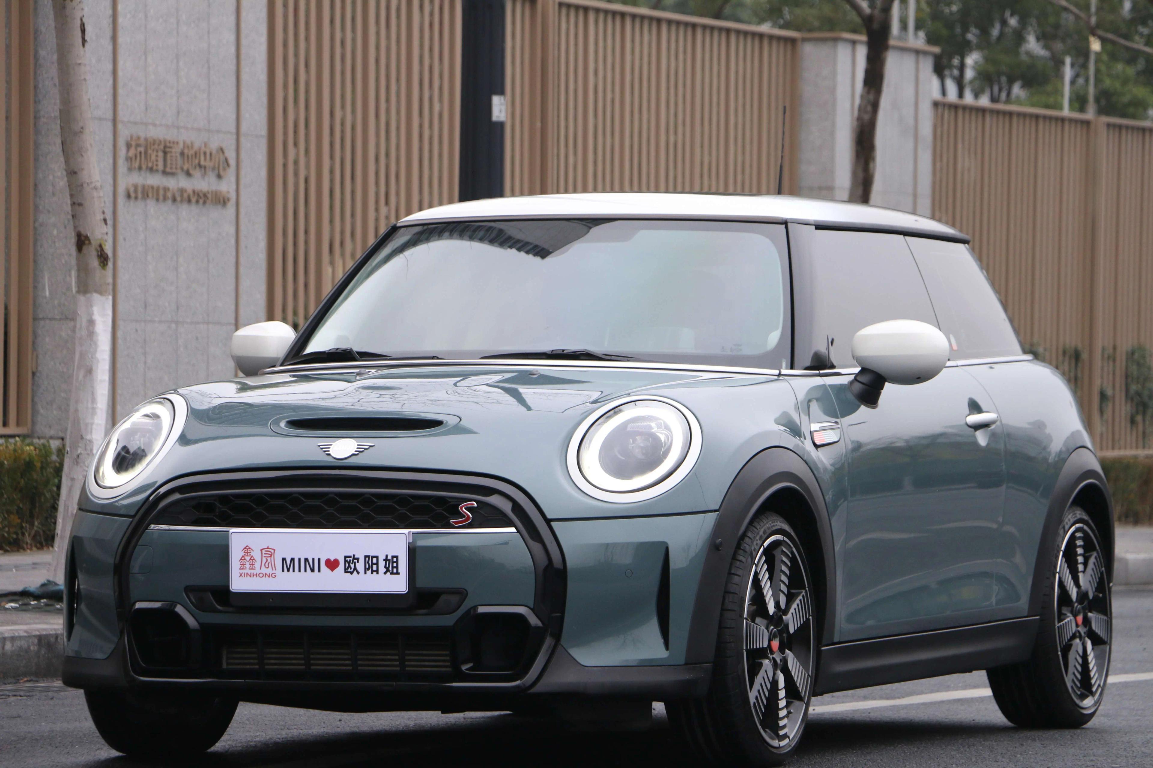 MINI 2023 г. 19002 км.