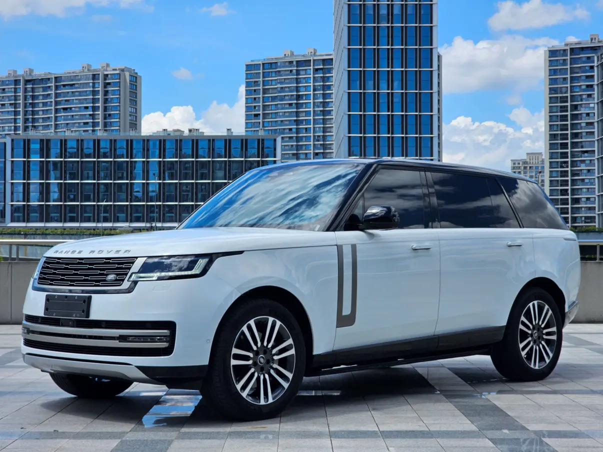 Land Rover Range rover 2024 г. 30024 км.