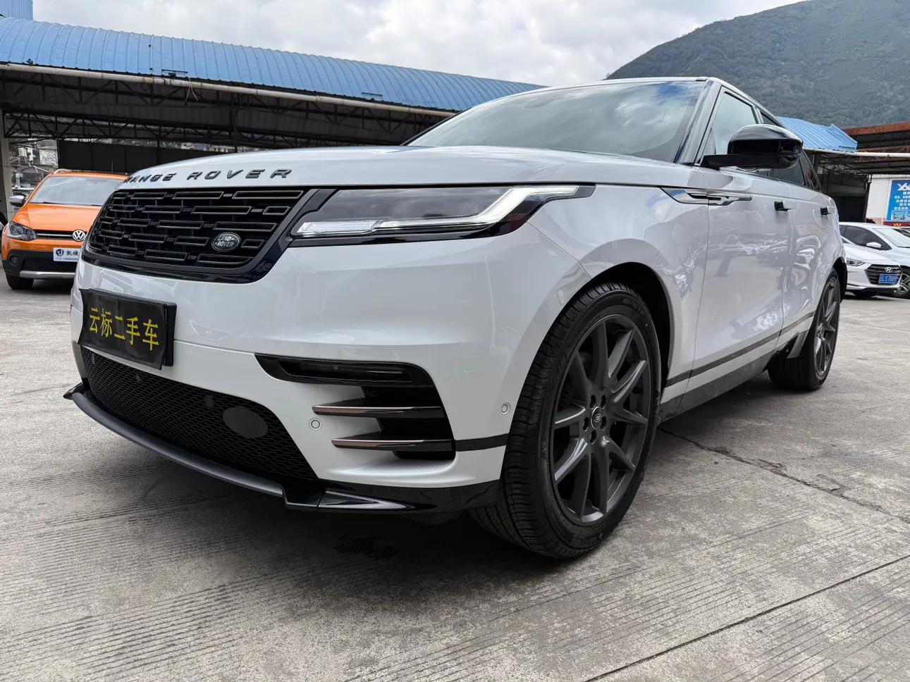 Land Rover Range Rover Velar 2025 г. 2620 км.
