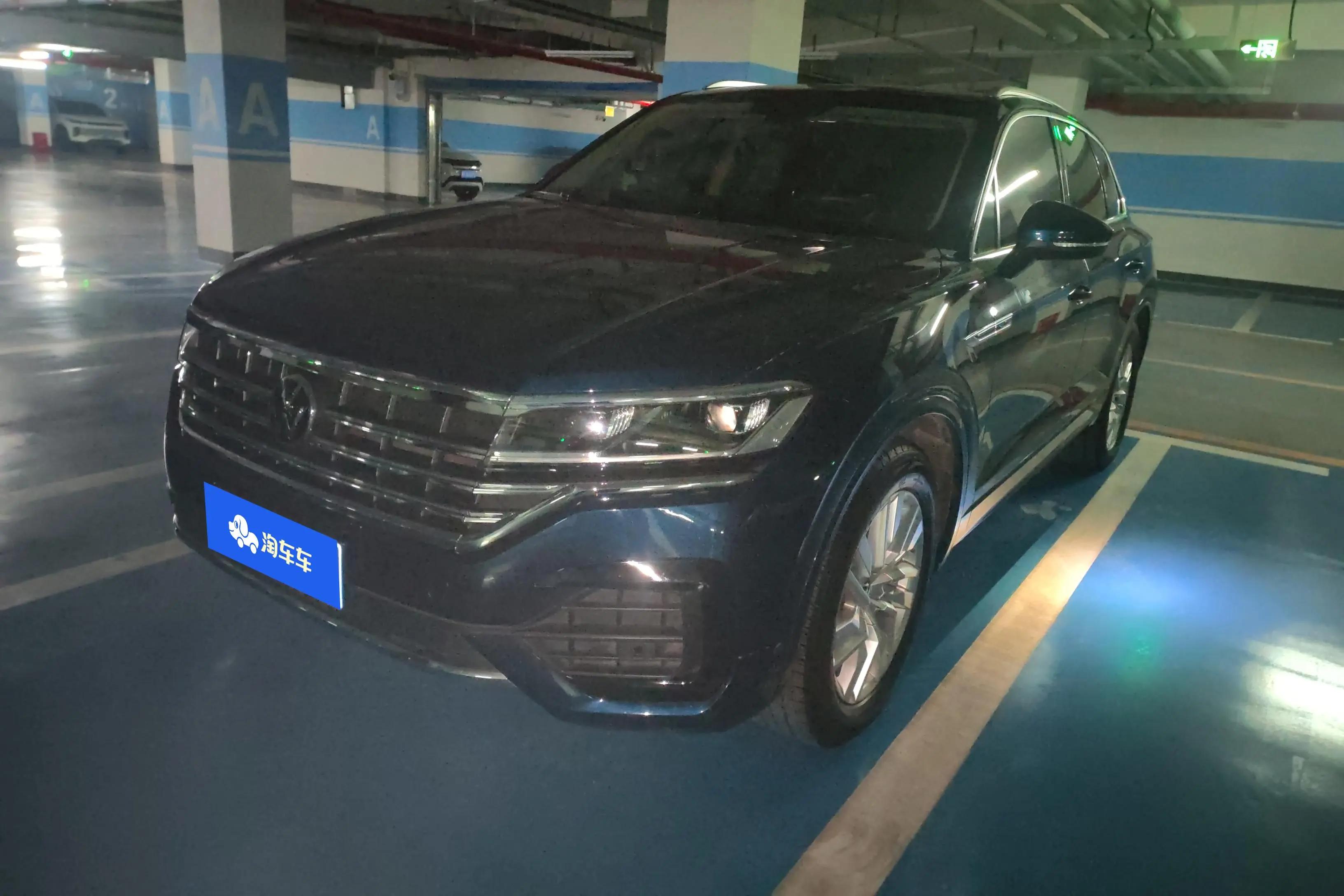 Volkswagen Touareg 2021 г.