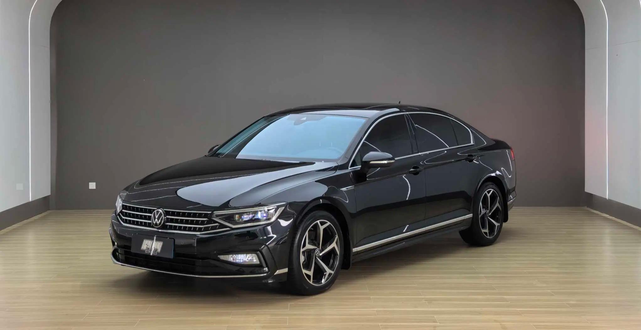 Volkswagen Magotan 2024 г. 17632 км.