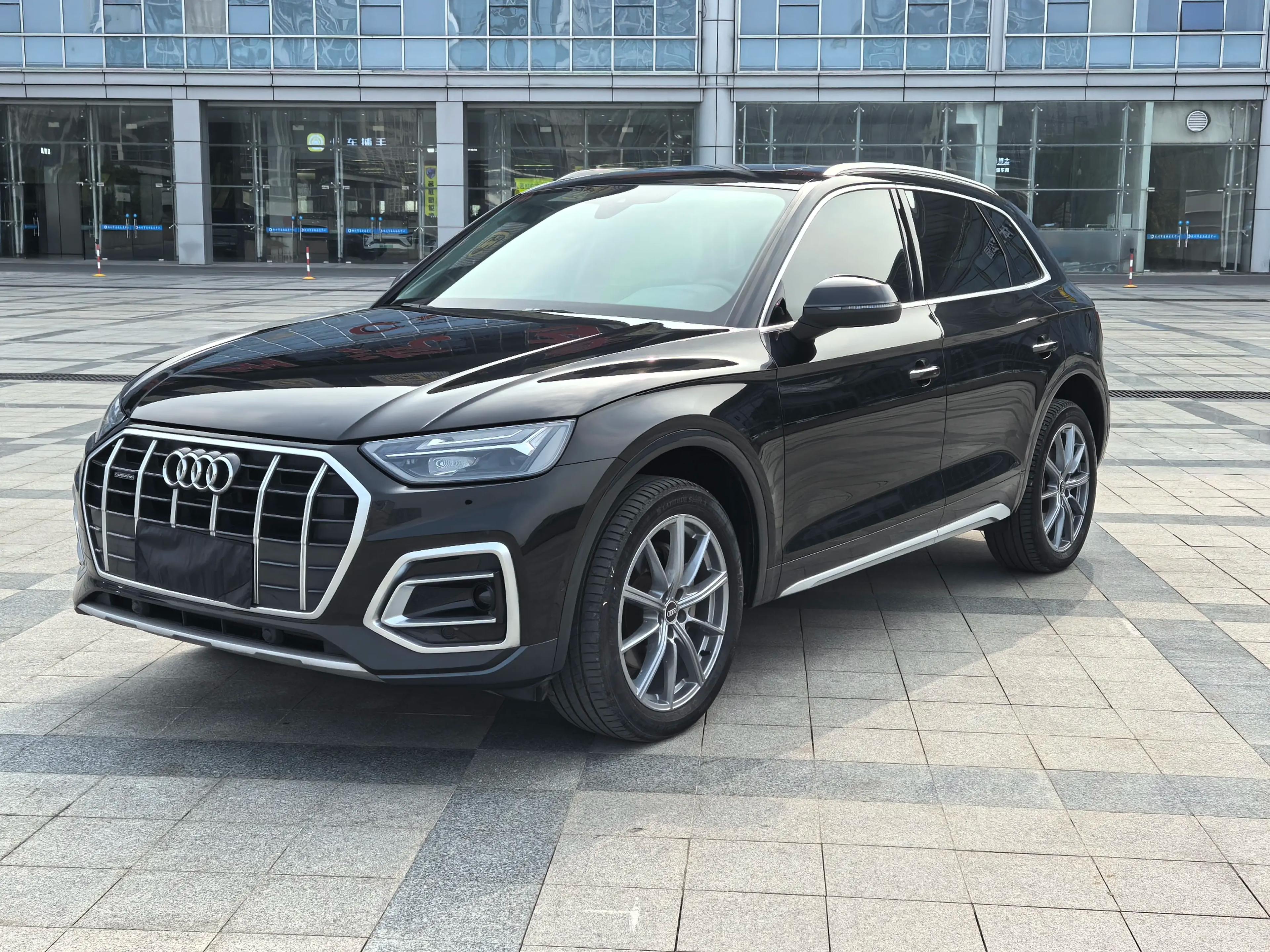 Audi Q5L 2022 г. 49000 км.