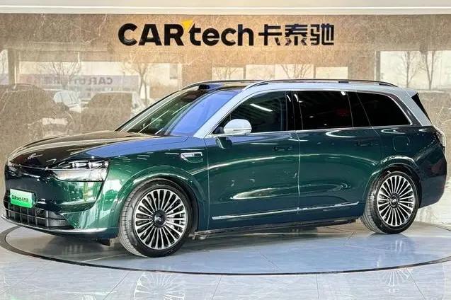 AITO M9 2025 г. 14945 км.