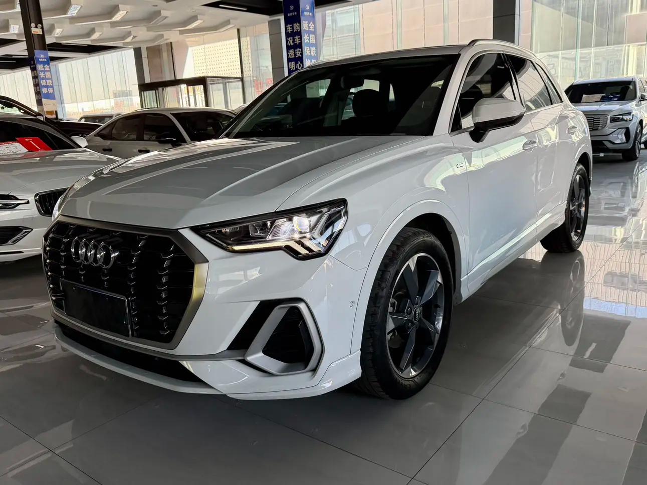 Audi Q3 2022 г. 31000 км.