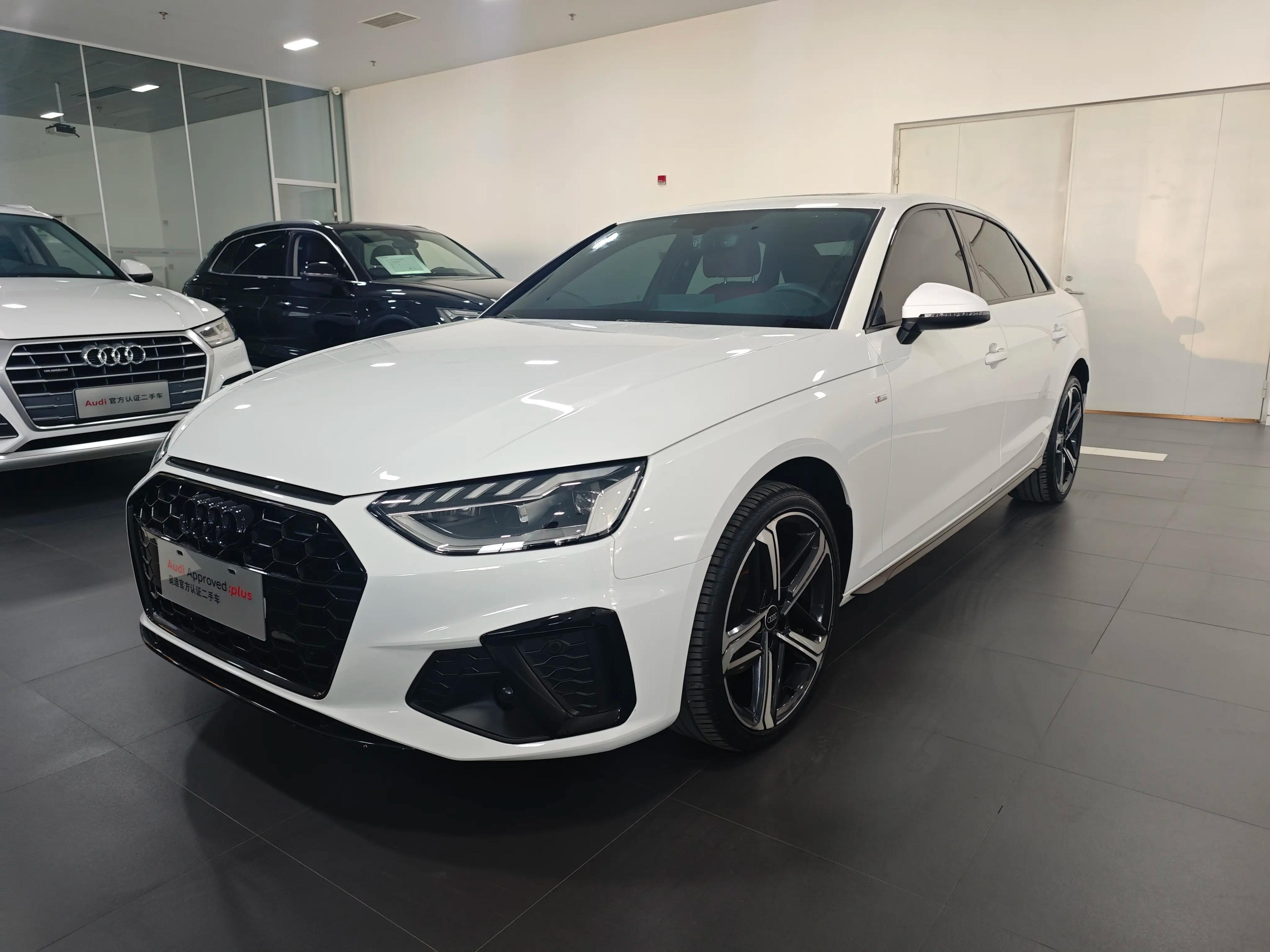 Audi A4L 2024 г. 31327 км.