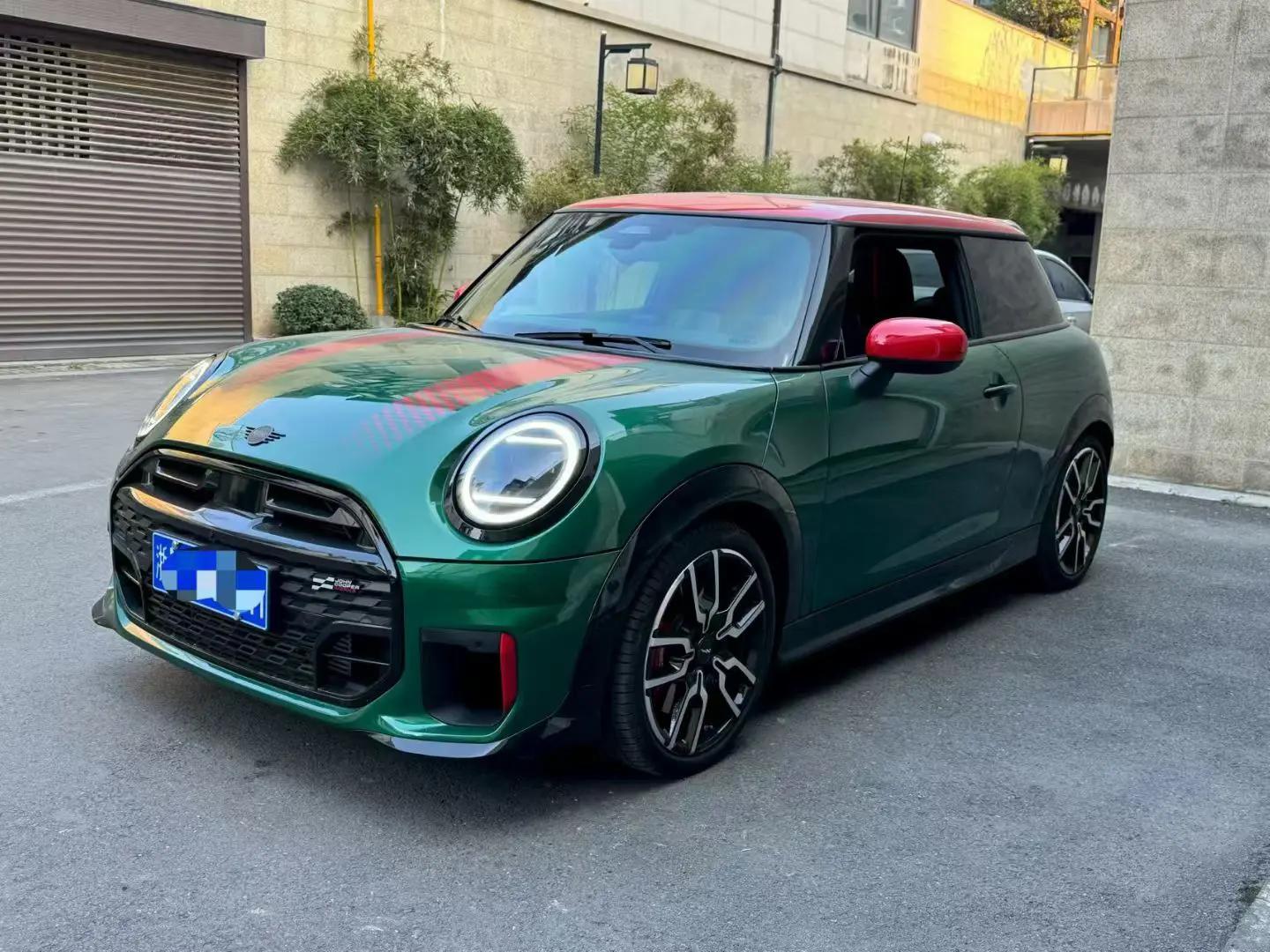 MINI JCW 2025 г. 4000 км.