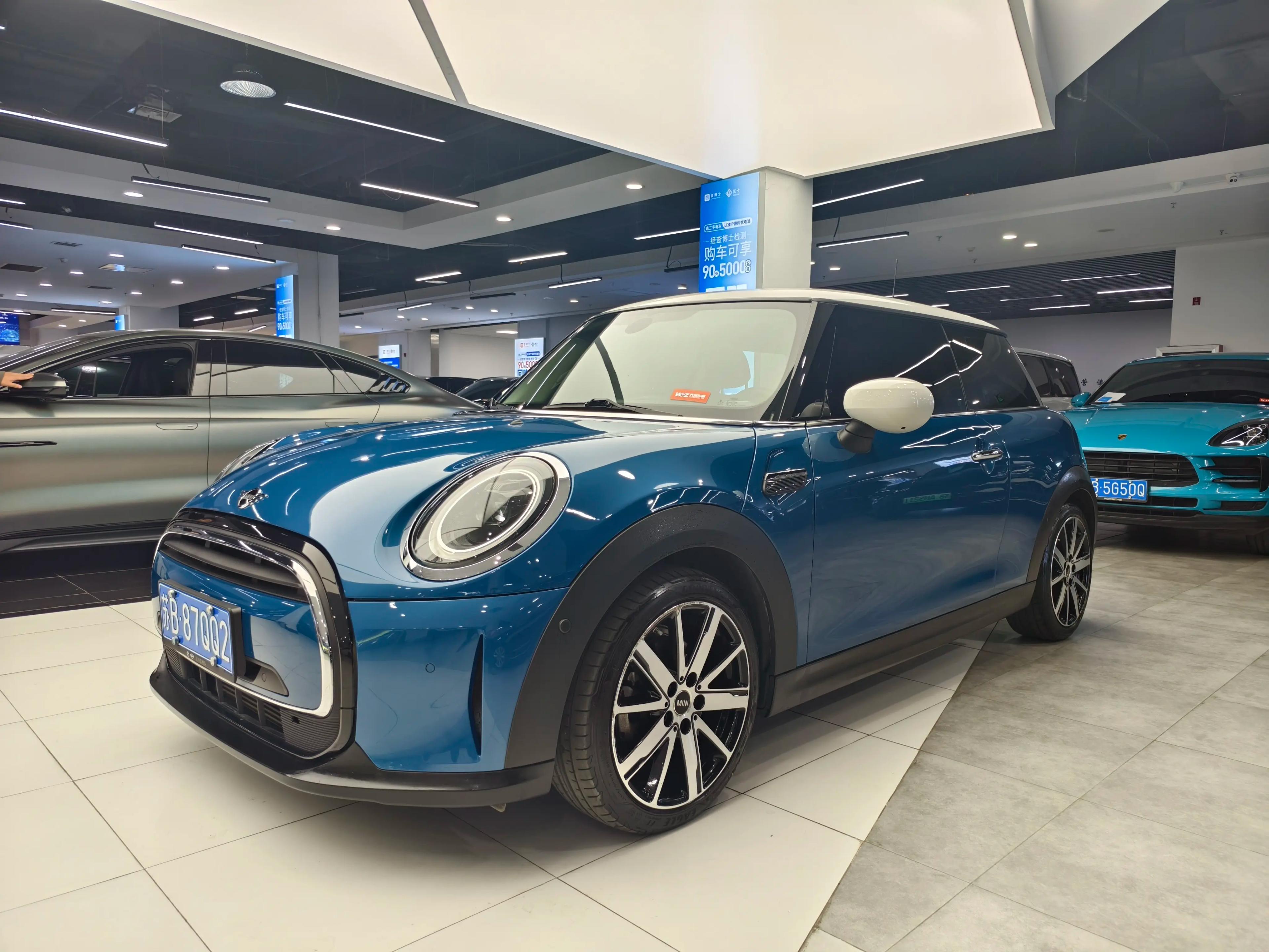 MINI  2022 г. 22000 км.