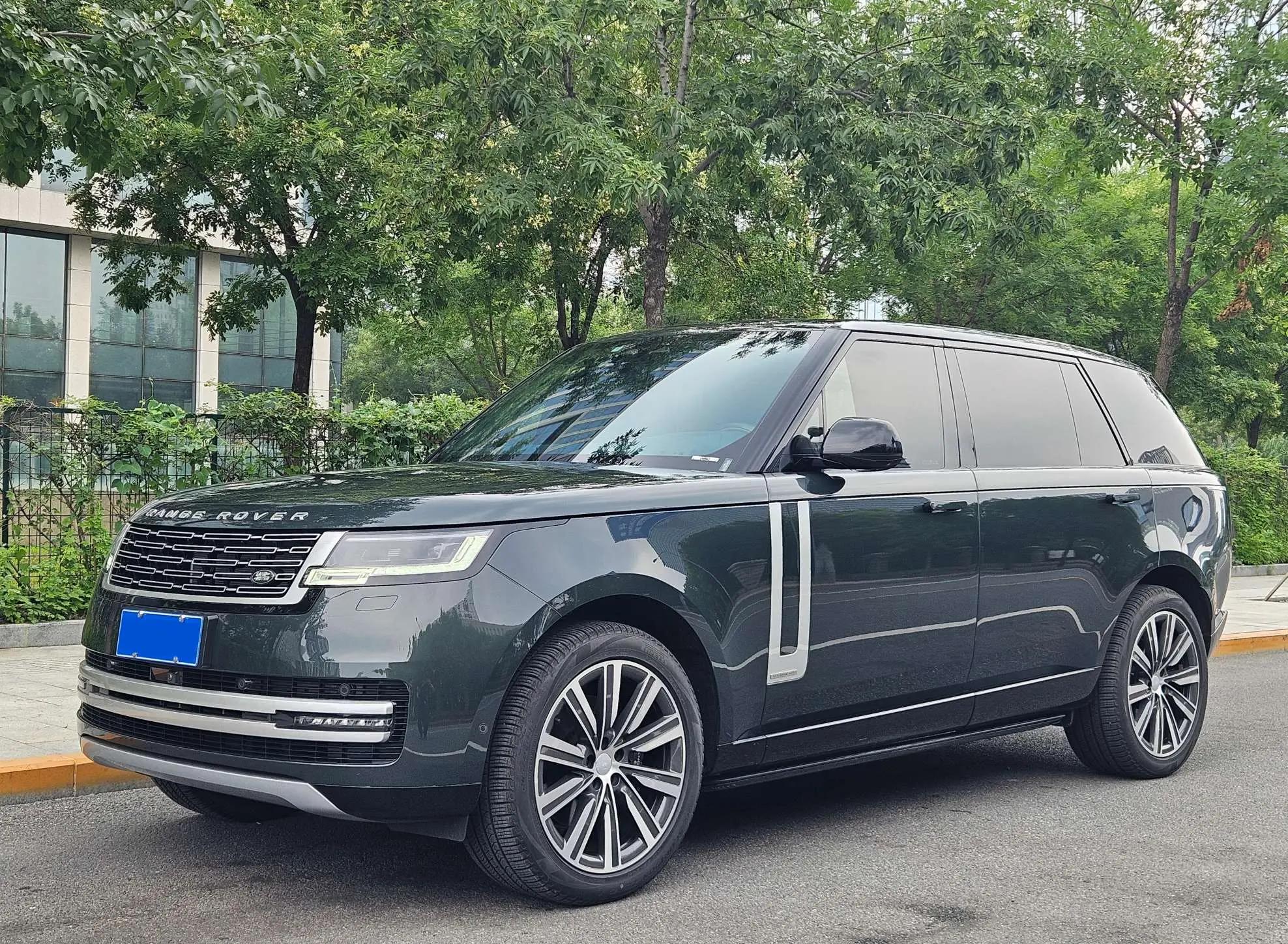Land Rover Range rover 2024 г. 6120 км.