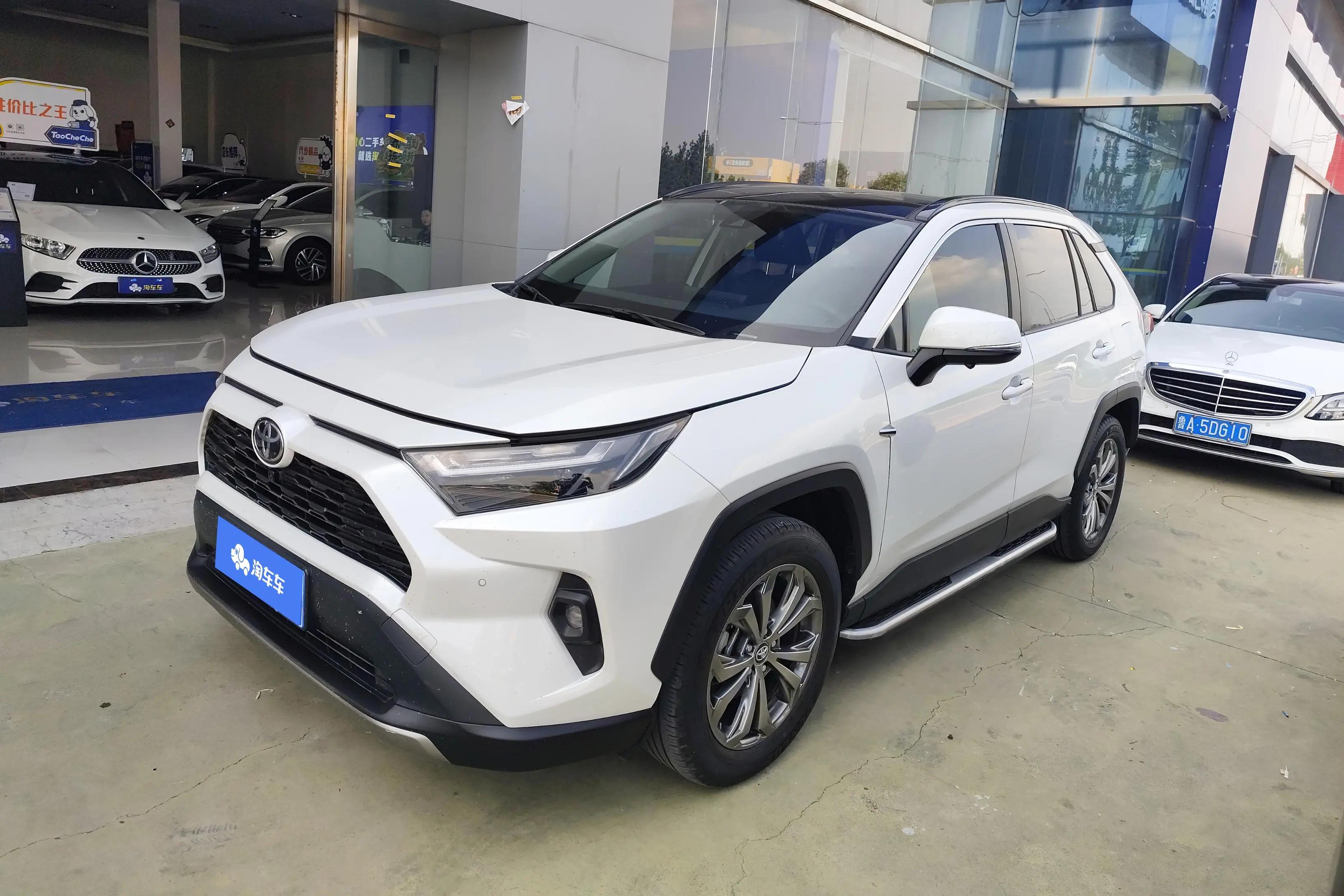 Toyota RAV4 2024 г. 29805 км.