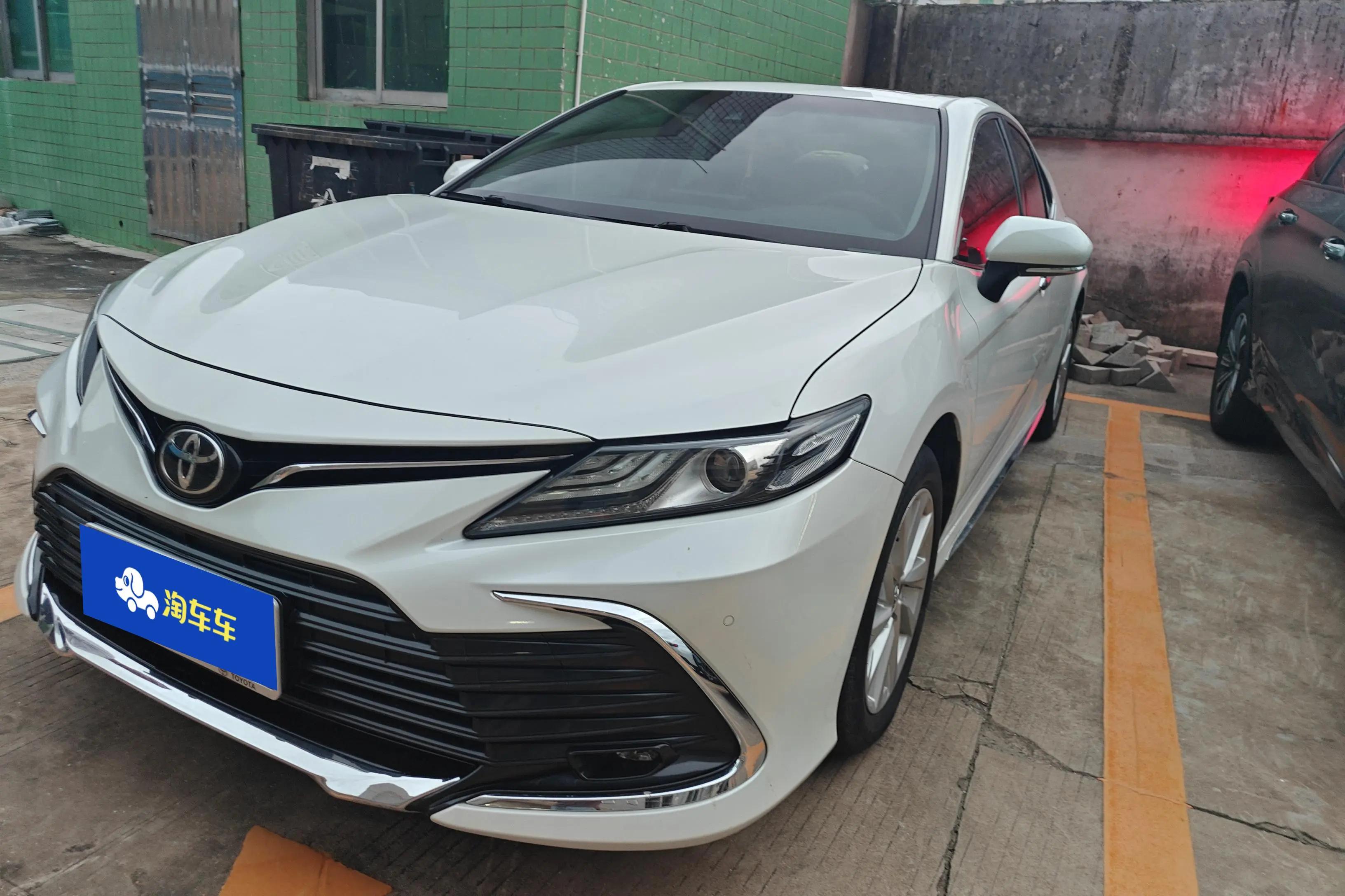 Toyota Camry 2023 г. 23800 км.