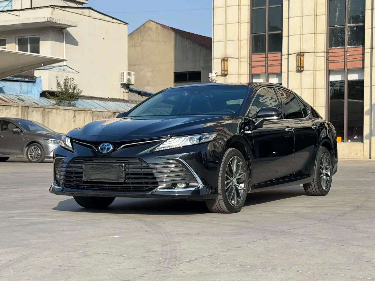 Toyota Camry 2023 г. 48000 км.