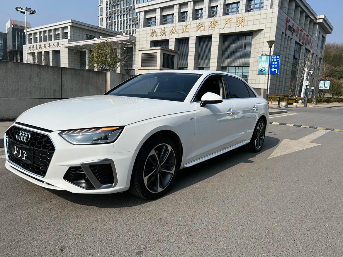 Audi A4L 2024 г. 35108 км.