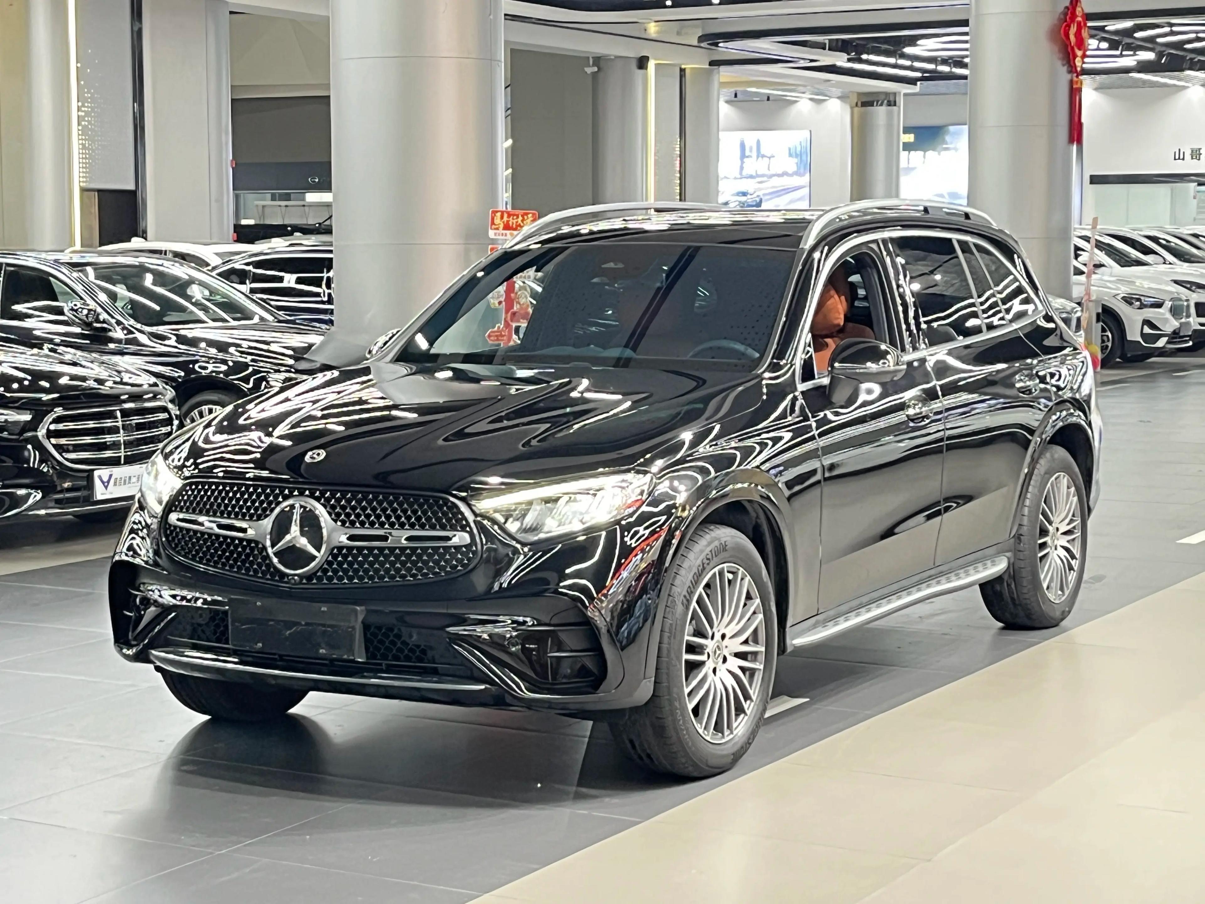 Mercedes-Benz GLC 2025 г. 28103 км.